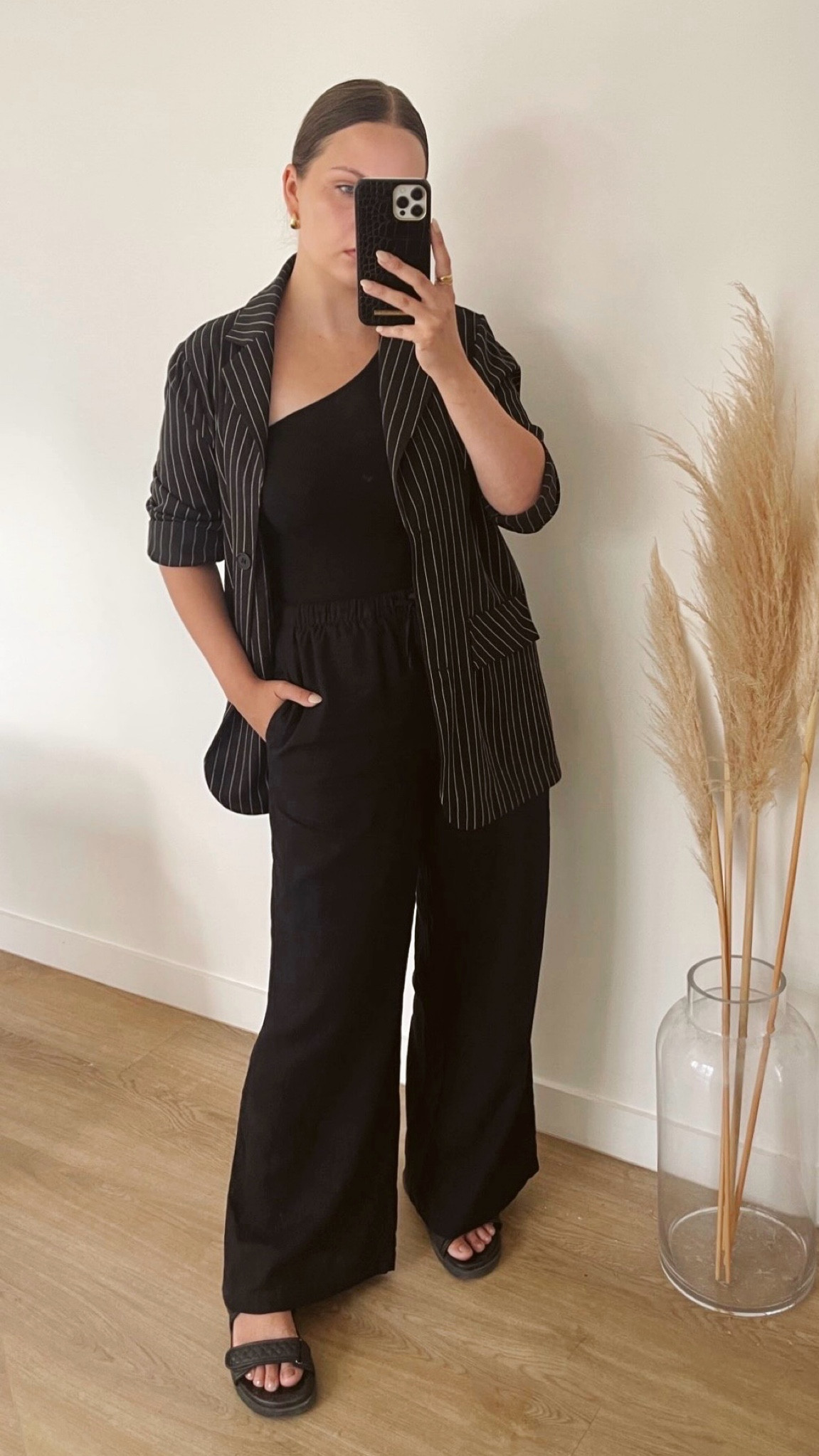 You can't go wrong with an all-black outfit 🖤

#LTKstyletip #LTKaustralia #LTKsummer