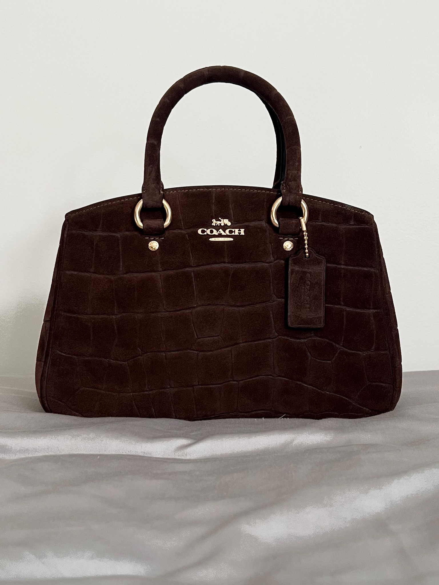 The BEST fall suede bag. 


#coach #coachoutlet #LTKsale #fallstyle #suede #suedebag #LTKmidsize #LTKseasonal

#LTKNYFW #LTKItBag #LTKFallSale