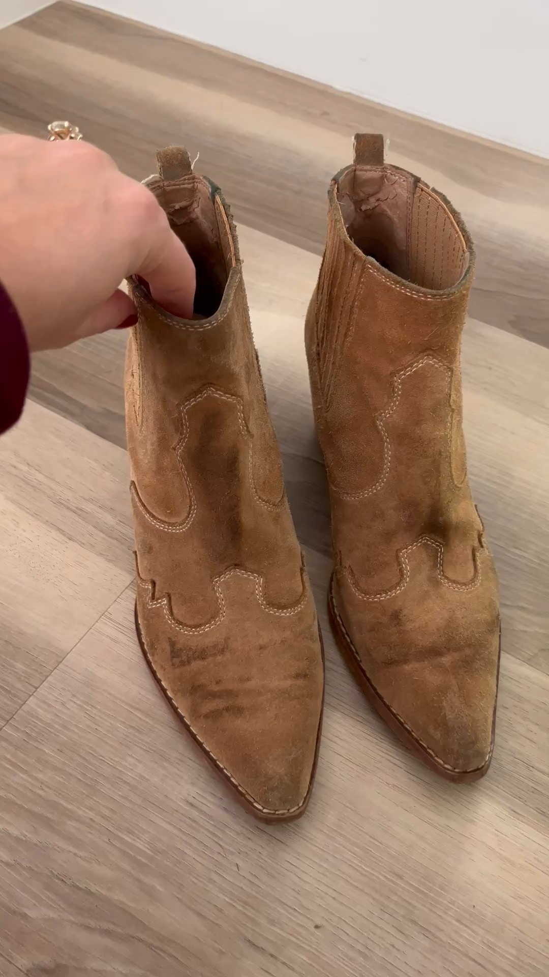 Upgraded my fav pair of western booties! These are on sale for $70 off! 


Western boot, western booties, cyber deal,  Black Friday, deals, shoe crush 

#LTKSaleAlert #LTKCyberWeek #LTKGiftGuide