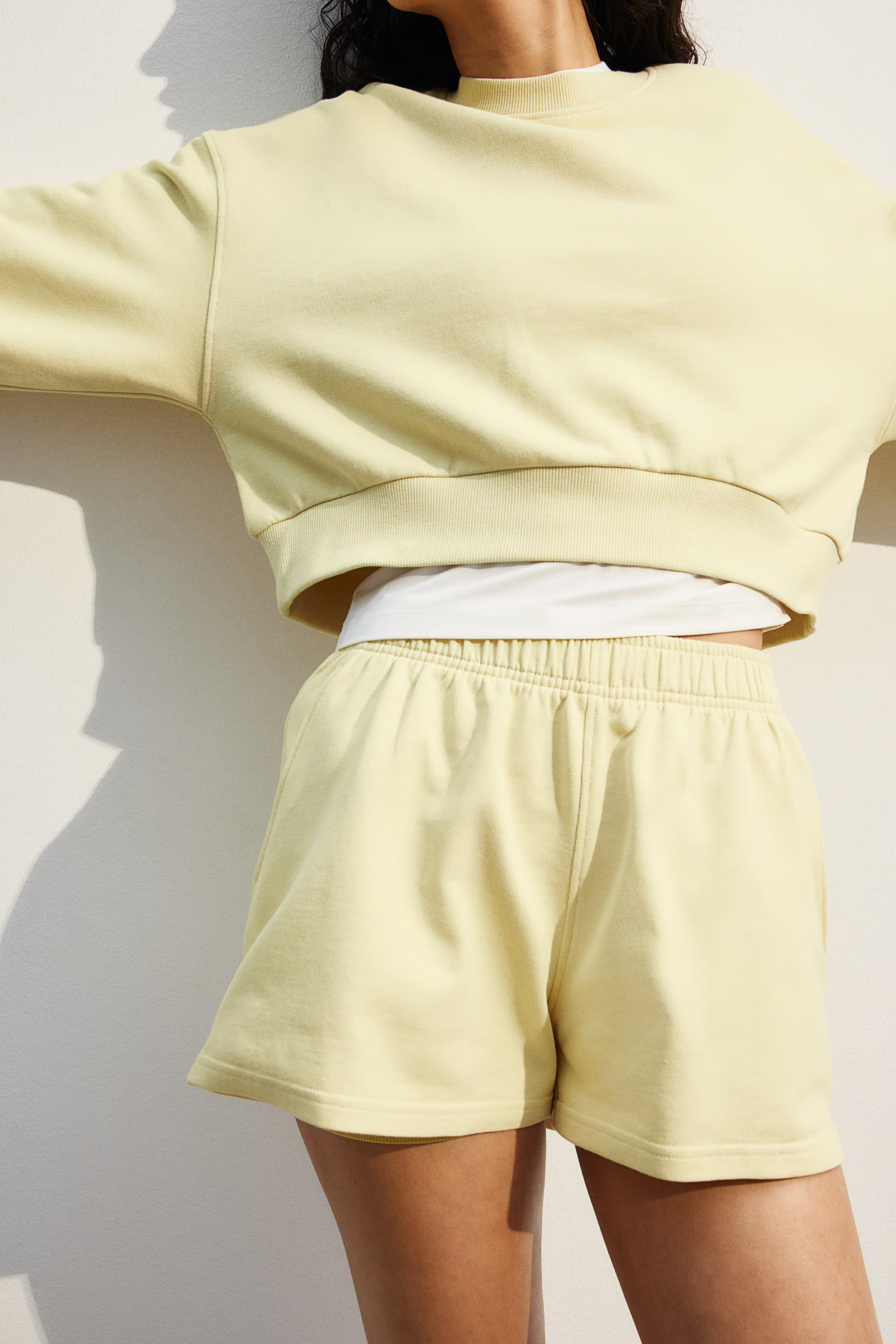 Cropped sweatshirt | H&M (UK, MY, IN, SG, PH, TW, HK)