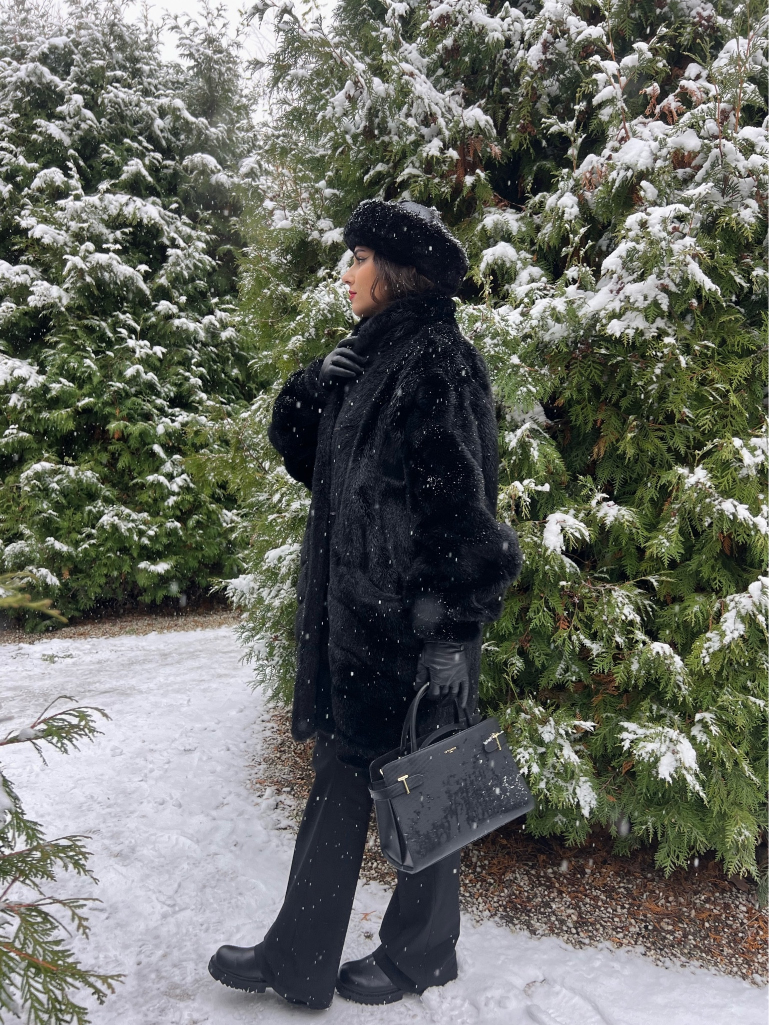 Snow outfit❄️🤍 #LTKGift 

#LTKSeasonal #LTKtravel #LTKGiftGuide