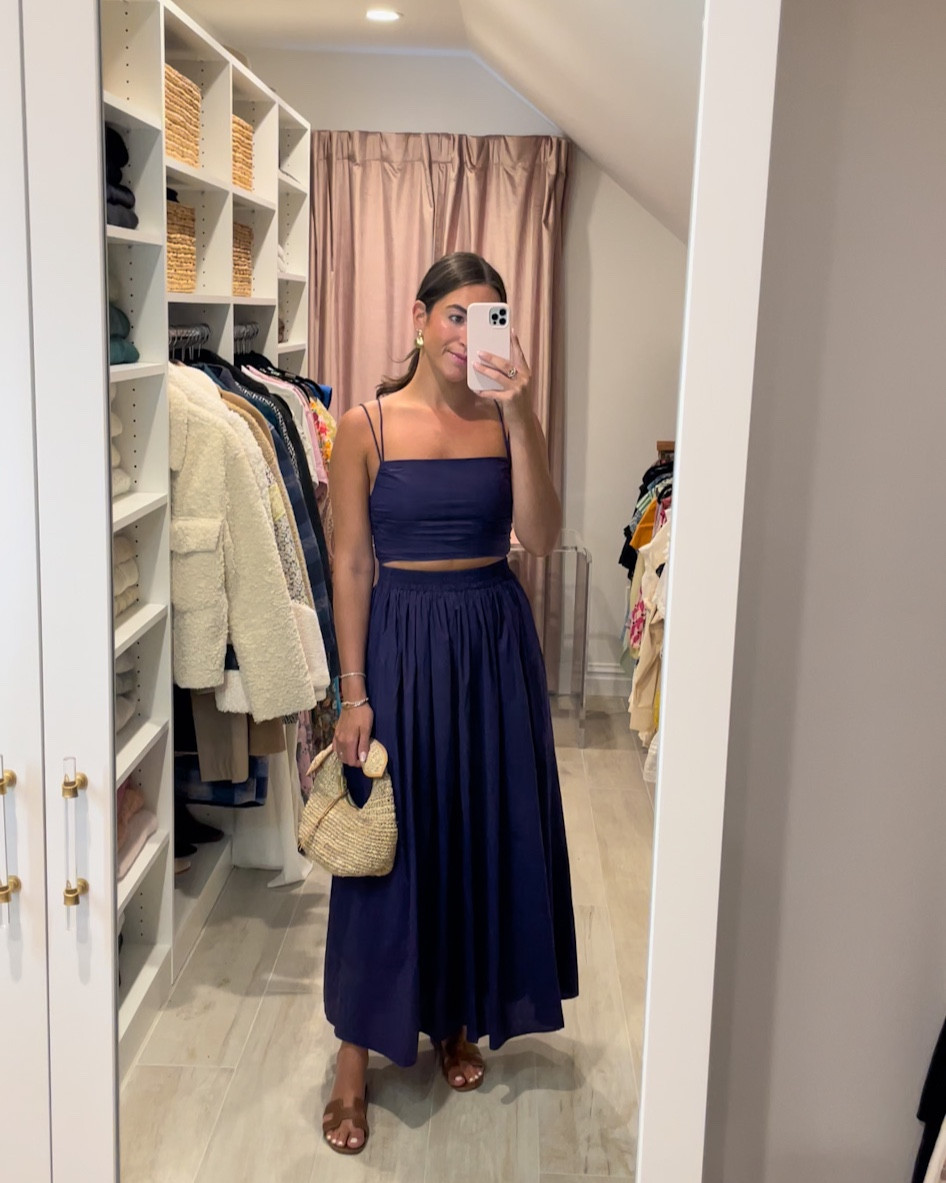 Size small



#LTKSeasonal #LTKFind #LTKstyletip