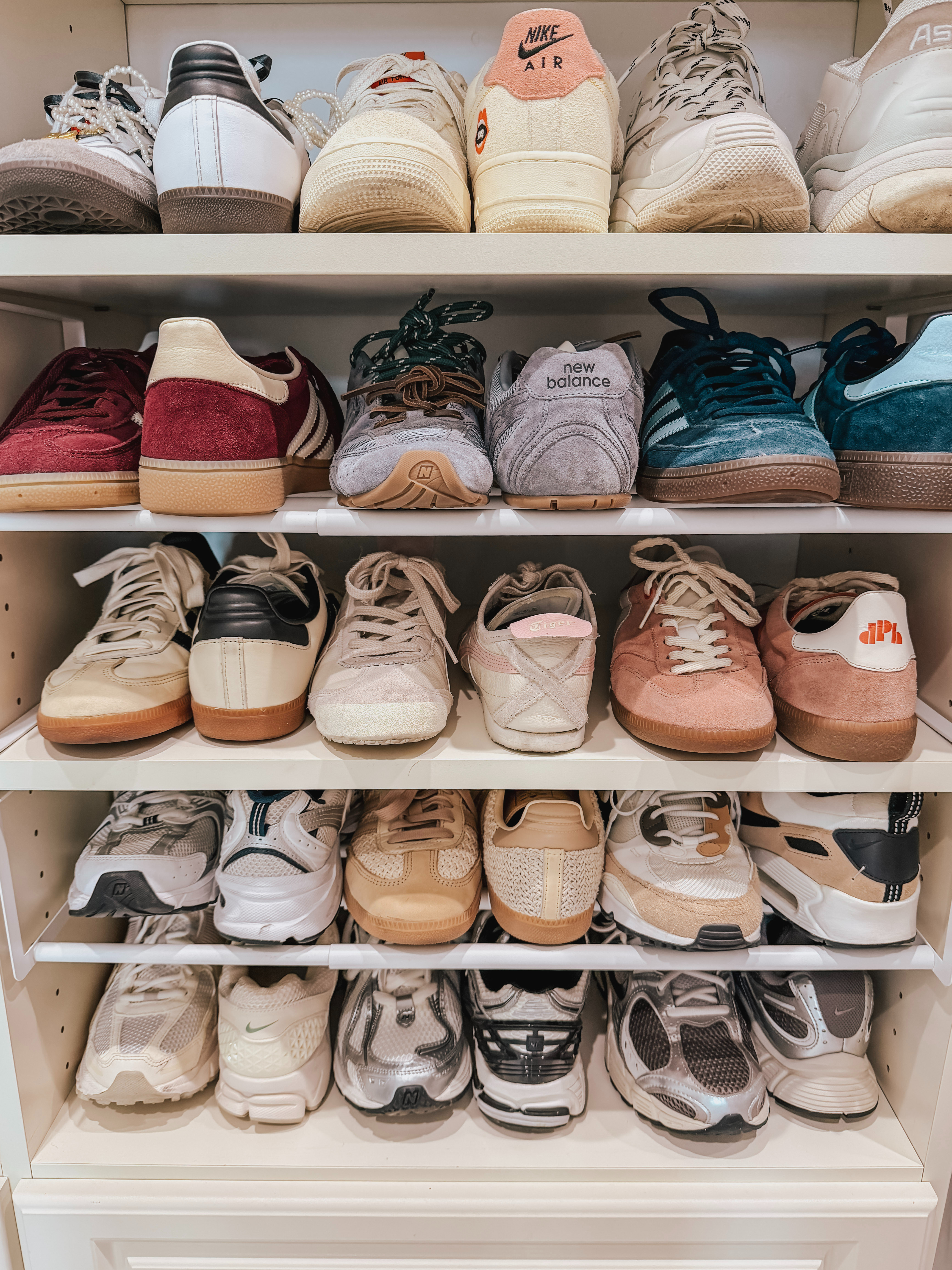 This expandable shoe rack is a simple storage glow-up ✨ Adjust the size to fit your space and use it under cabinets or shelves for shoes, clothes, and everyday essentials. Perfect for maximizing storage while keeping everything neat and easy to grab. 

 #LTKHome