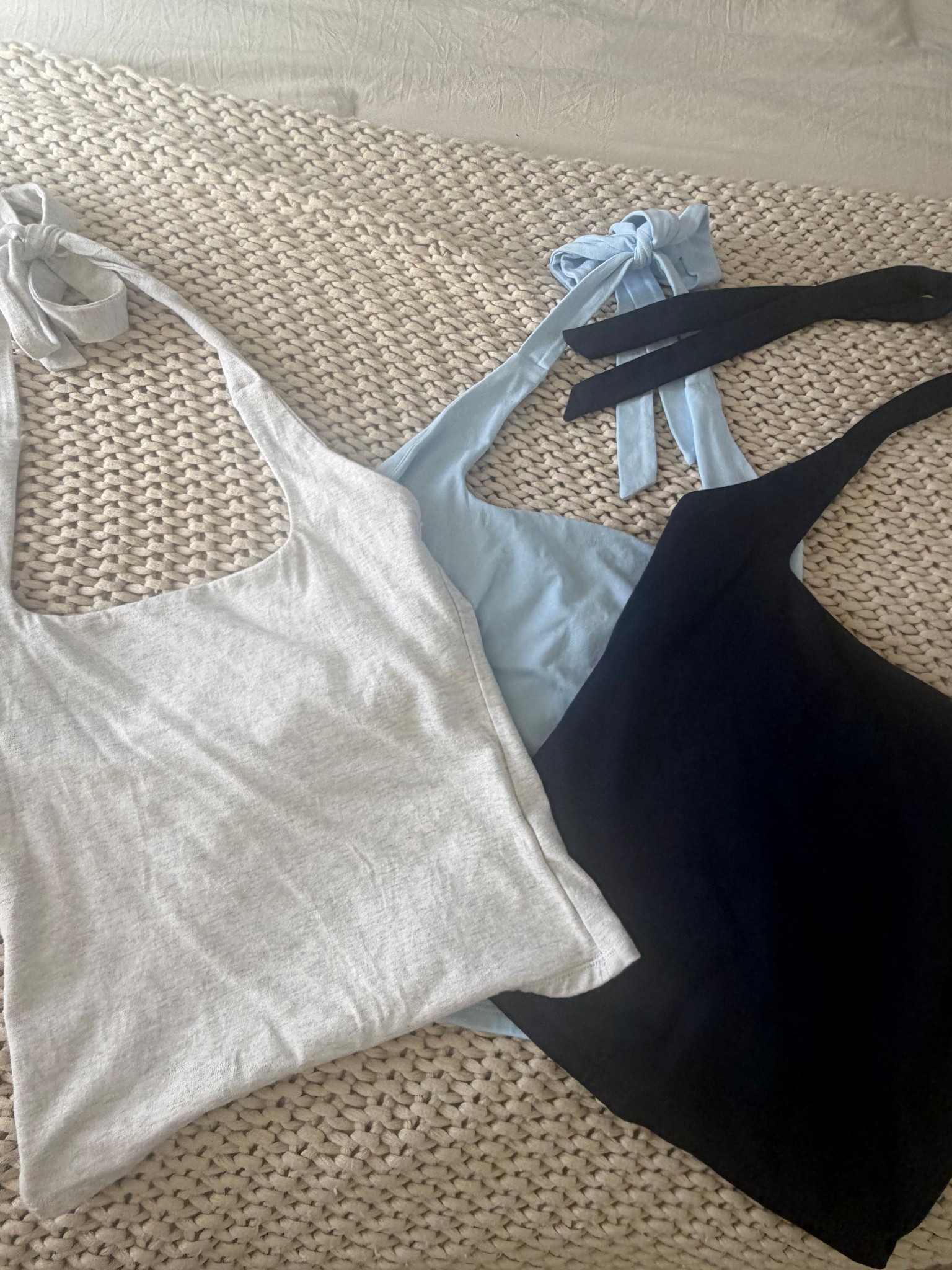 These $10 halter tanks are IT!!!🙌🏼

#LTKgrwm #LTKootd #LTKdayinmylife