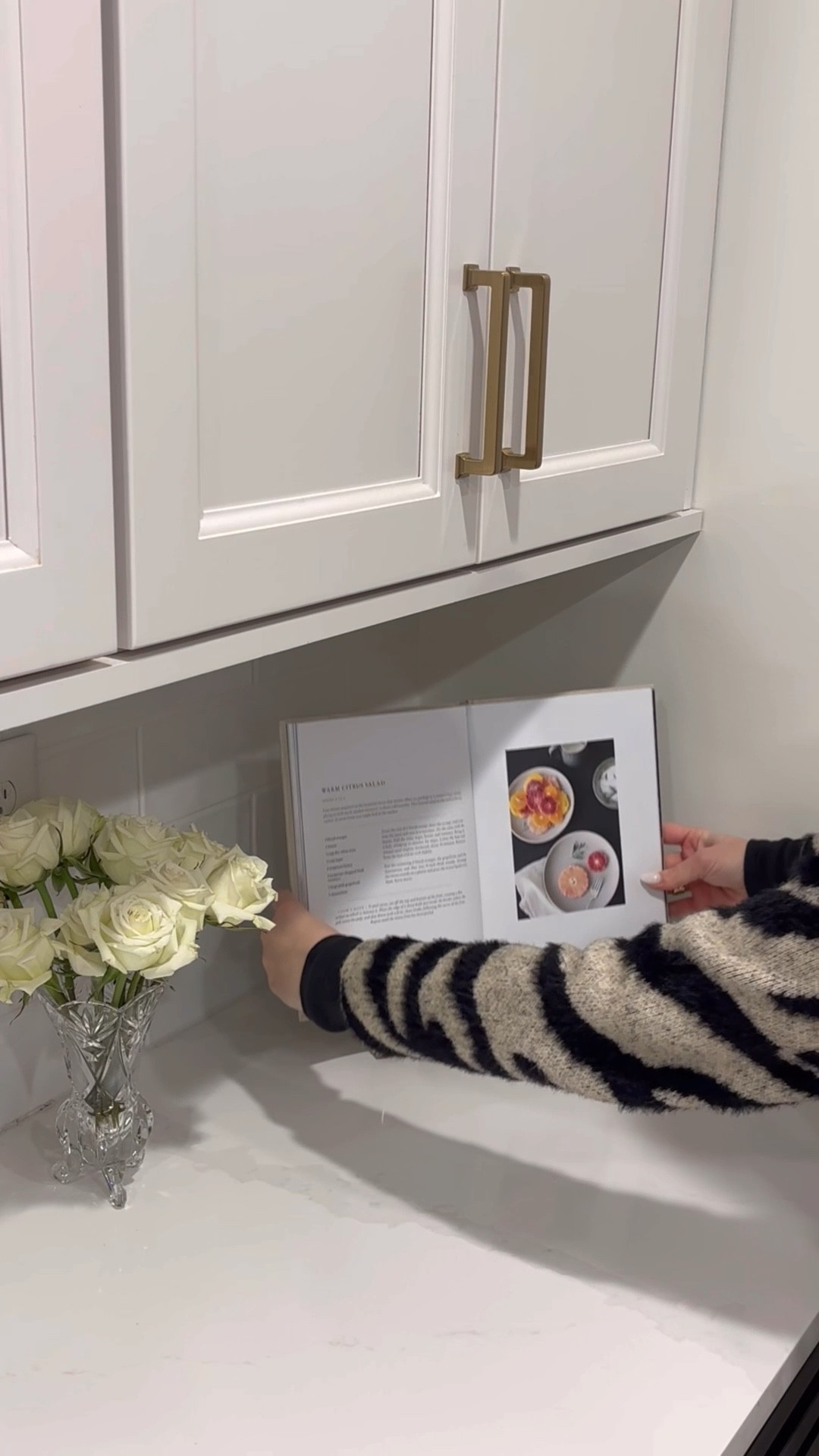 cutest cookbook holder & cookbook 🤎

#LTKFindsUnder100 #LTKHome #LTKFindsUnder50

#LTKHome