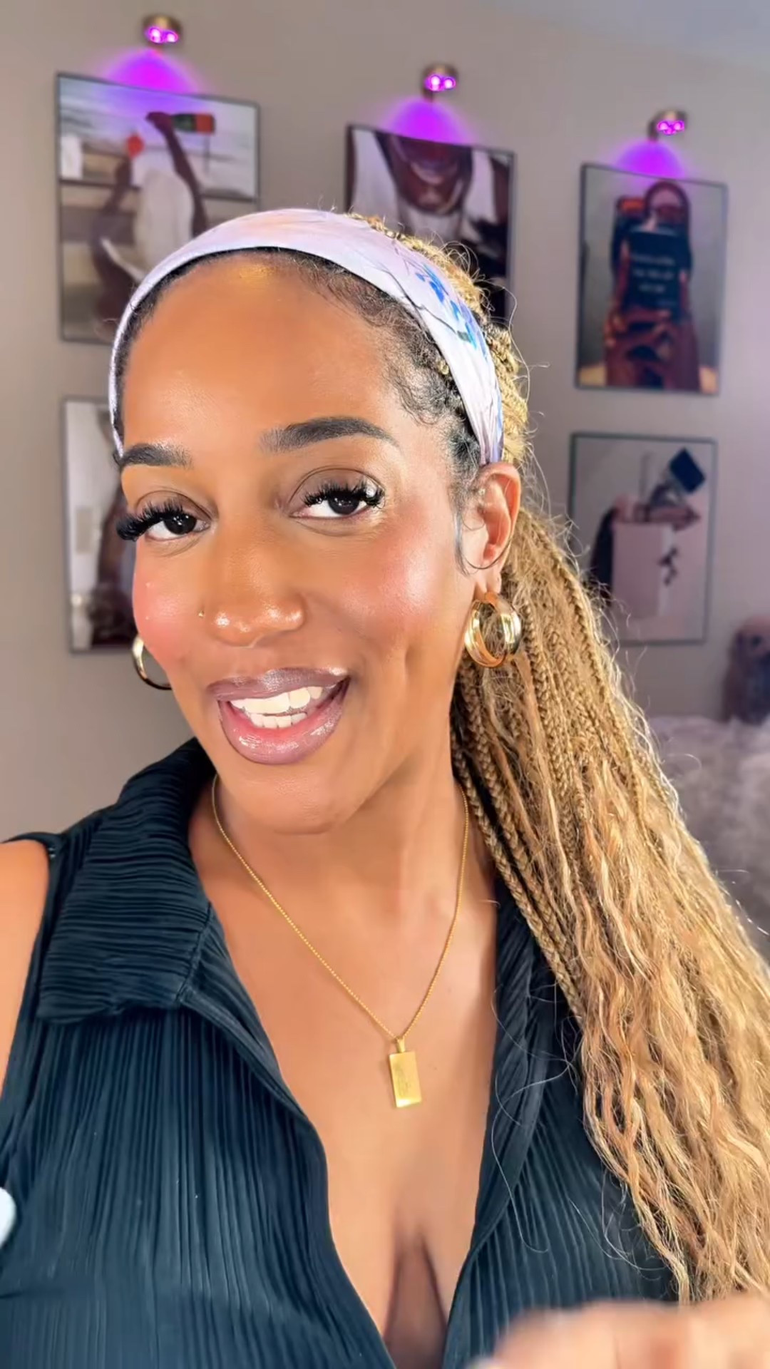 So are we twinsies?! 👭🏽
.
.
@danessamyricksbeauty 
@milkmakeup 
@charlottetilburyskincare 
@fentybeauty 
@hauslabs 
@narsissist 

#shadetwins #makeuptrend #foundation #makeuptutorial #makeupforbeginners #explorepage✨

#LTKBeauty #LTKFindsUnder50 #LTKSummerEdit