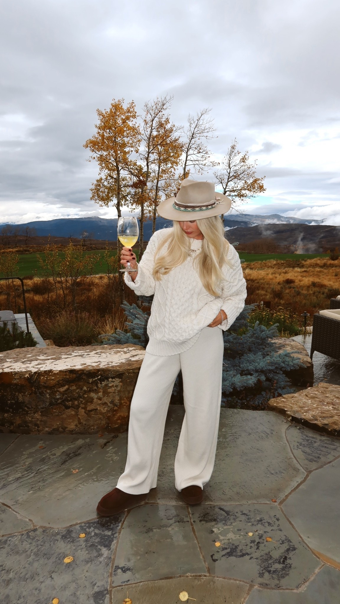 Small sweater 
Medium pants 
Size 9 ugg

#LTKSeasonal #LTKBump #LTKStyleTip