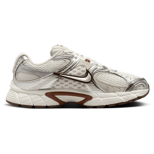 Nike Womens V5 RNR - Shoes Sail/Lt Orewood Brown/Fauna Brown | Foot Locker (US)