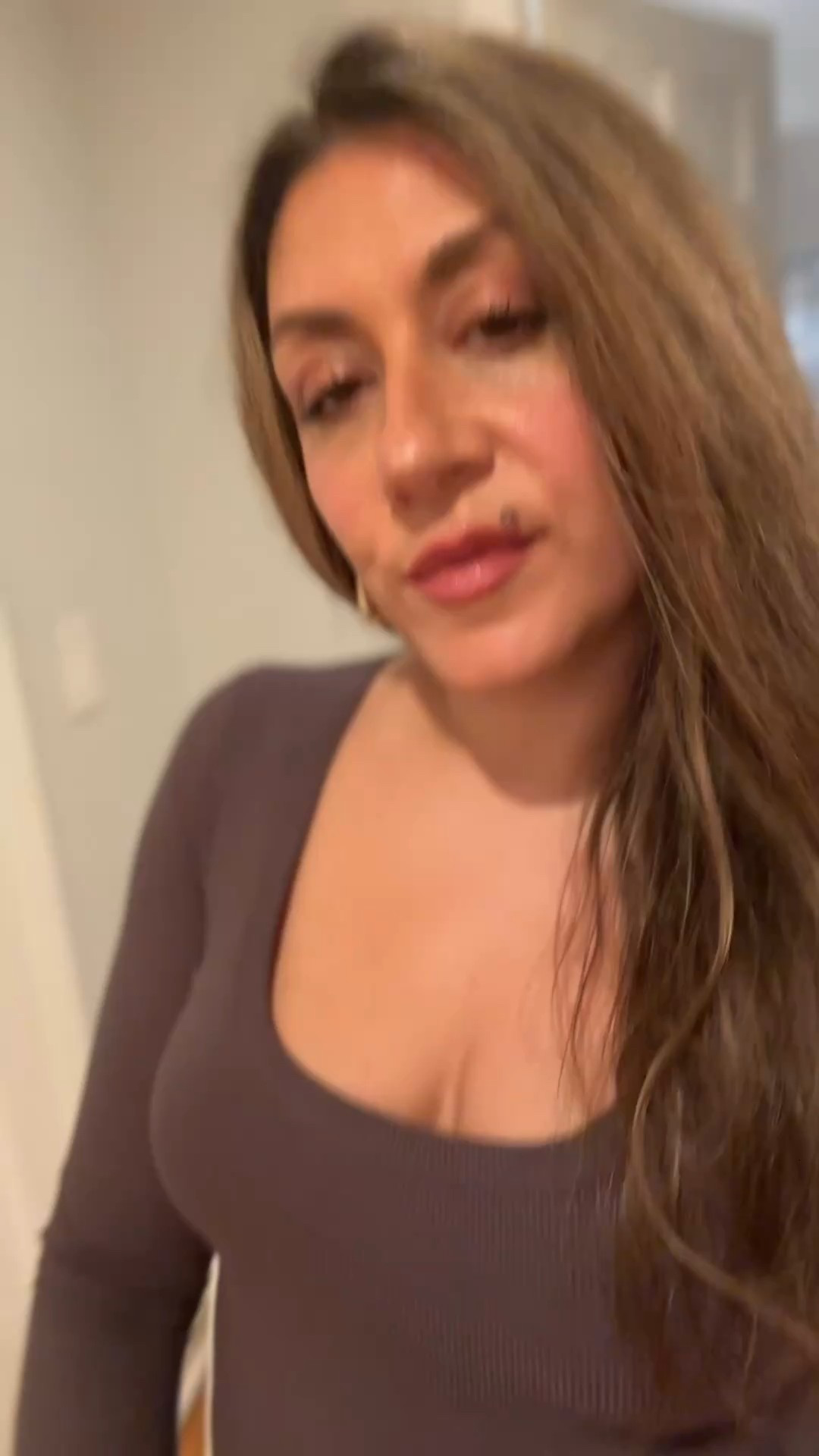 Amazon basic in charcoal☑️ so now I own this top in 3 colors and for good reason! Super soft, flattering square neck, ribbed, stretchy basic that can be worn alone or layered. It’s available in many colors and light enough for spring, yet still perfect for transitioning from winter. Wearing my true size small. #casualchic #ltkbasics #amazonfinds

Comment SHOP below to receive a DM with the link to shop this post on my LTK ⬇ https://liketk.it/57xaa #ltkwatchnow #ltkspringsale

#LTKWatchNow #LTKFindsUnder50 #LTKSpringSale