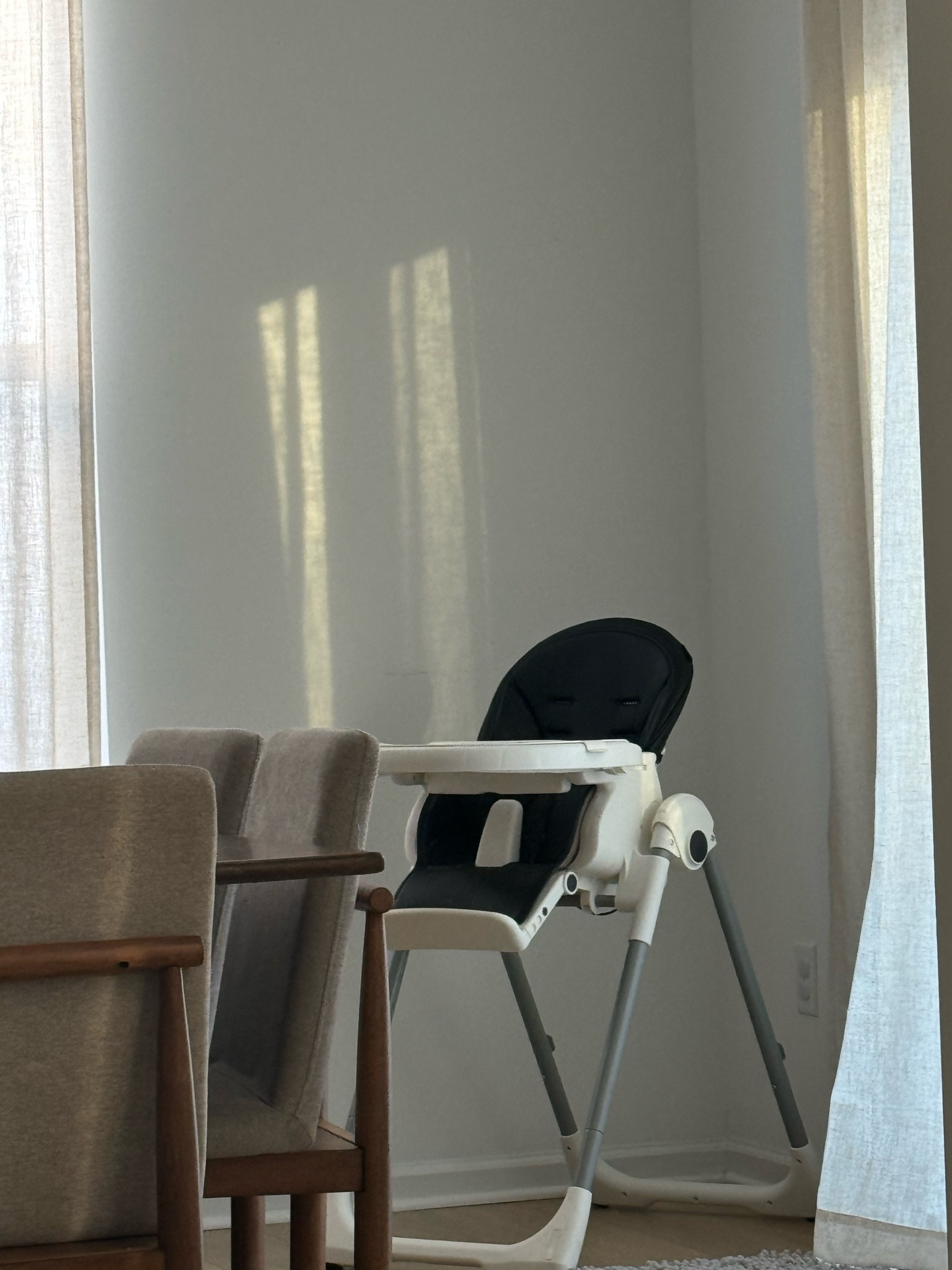 Aesthetic Highchair 
