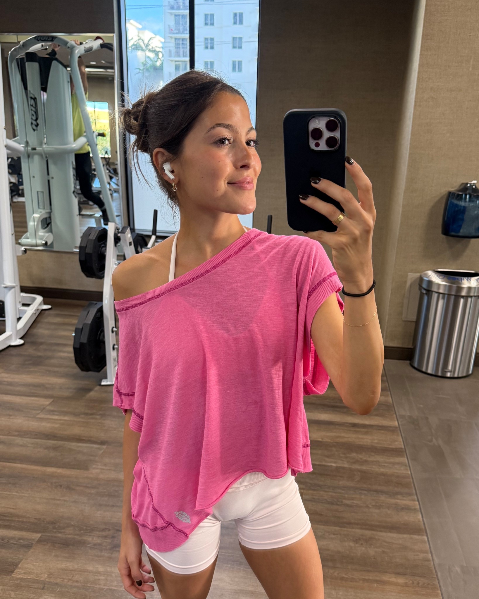 favorite loose shirt for to cover up bra + short sets on gym days 