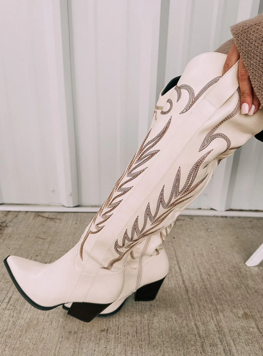 Bronco Off White Embroidered Cowgirl Boots | CK Squared Boutique