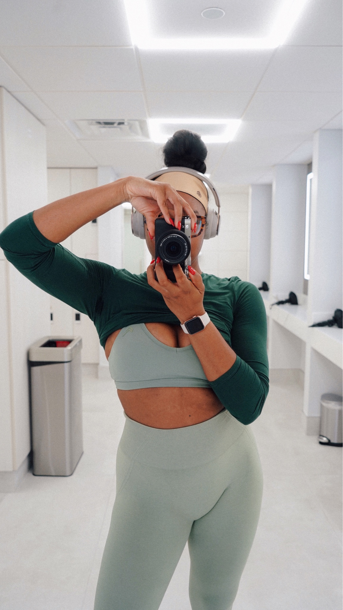 oner active mellow soft long sleeve: evergreen (m)
oner active timeless bra: sage (s) 
oner active effortless leggings: sage (m, long) 🤍

#LTKFitness #LTKActive