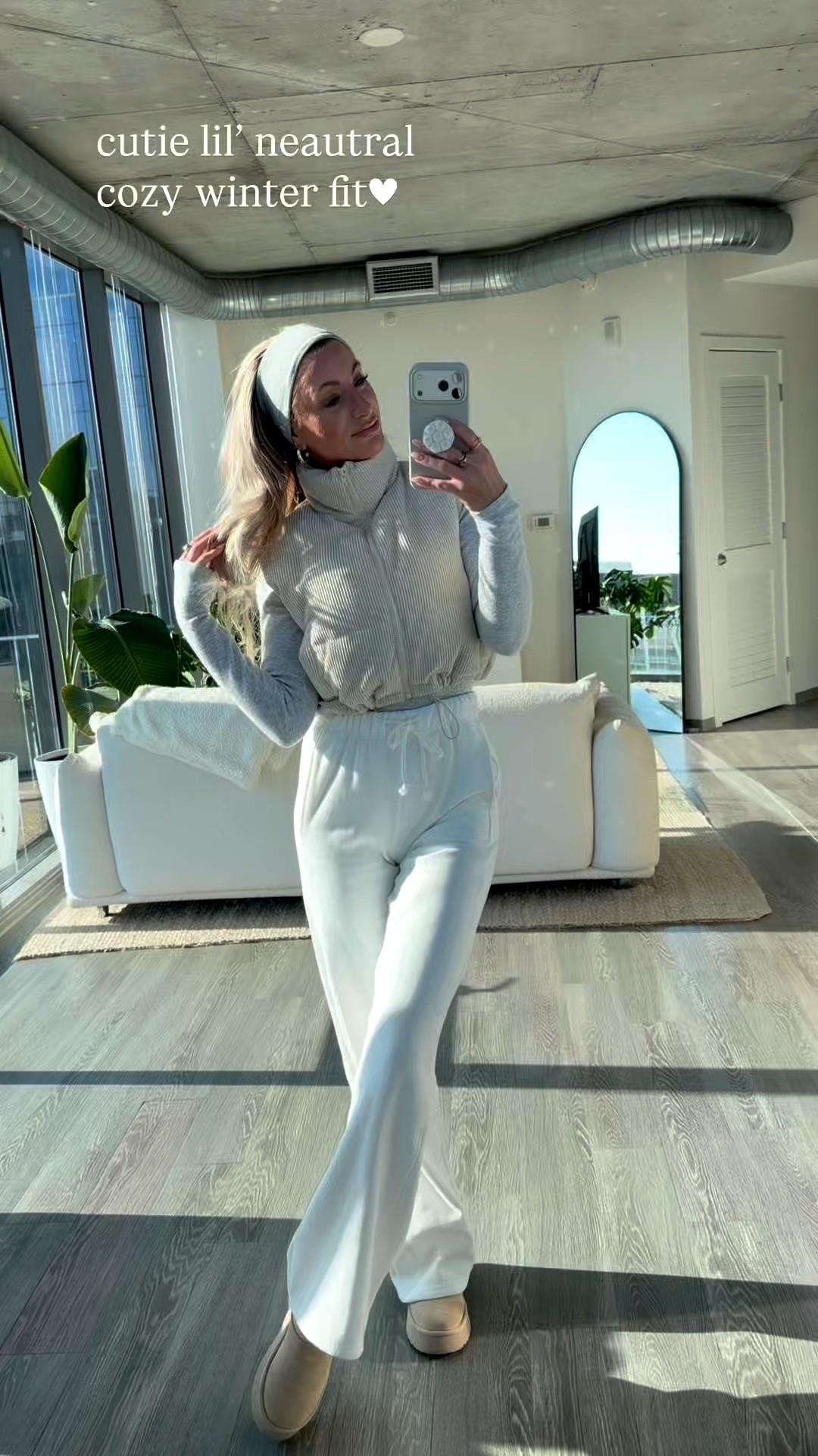 We loooove a monochrome neutral winter fit! I’m loving the straight leg sweatpants and Ugg boot look lately 🥰🫶🏼❄️✨🤍

#LTKgrwm #LTKootd #LTKdayinmylife