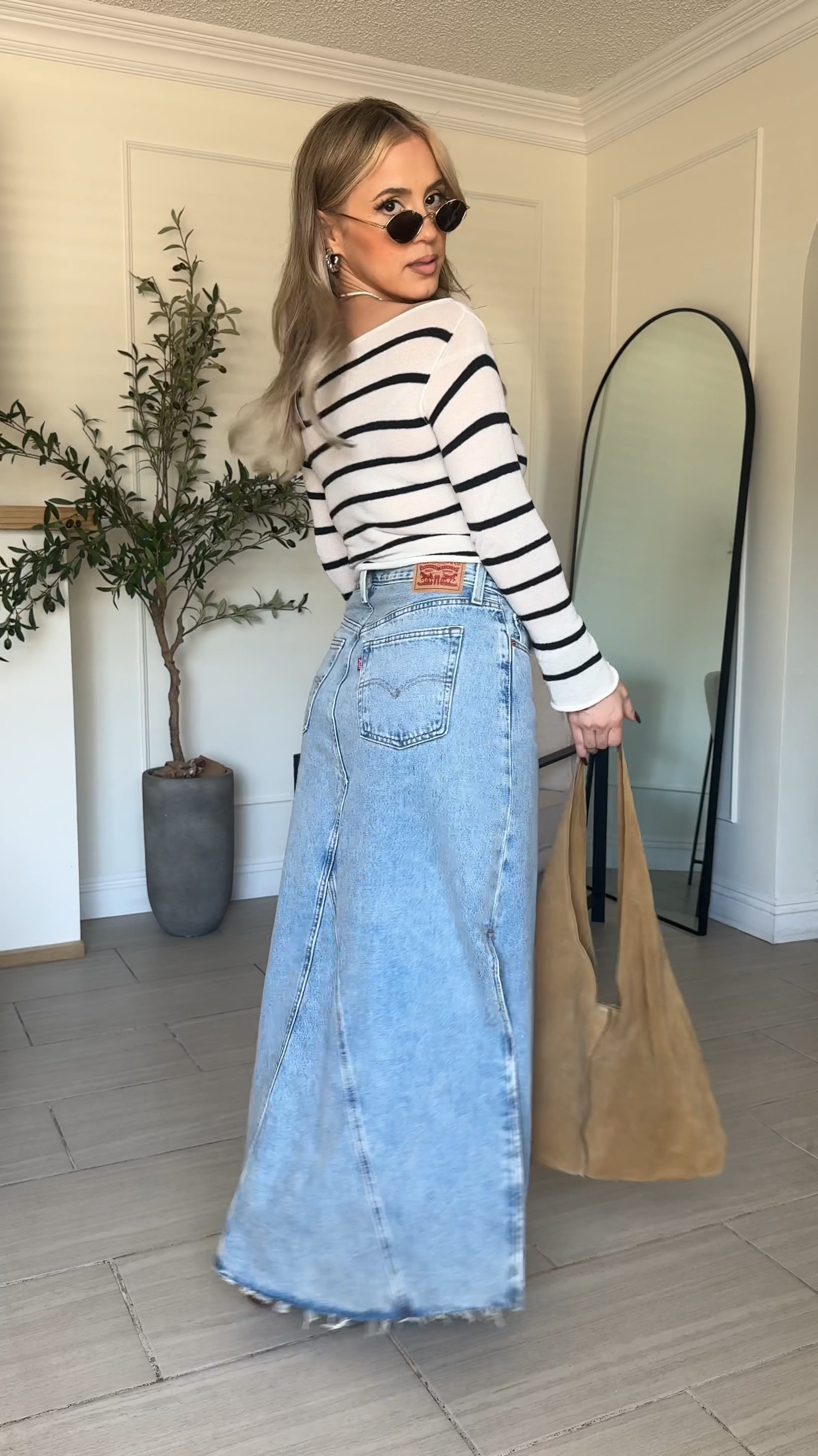 Casual Chic FALL OUTFIT 🖤😎

✔️ size Small in top | size 28 in skirt (I'm 5'2) 

#LTKU #LTKStyleTip #LTKFindsUnder50