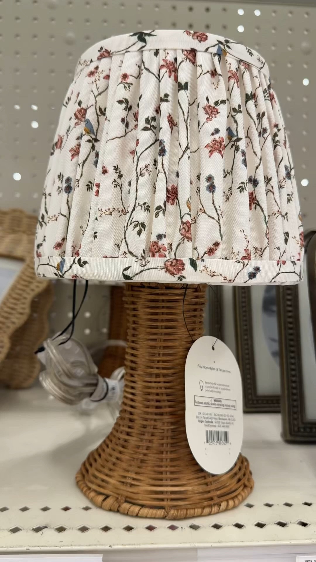 Bows, birds and rattan! NEW at 🎯