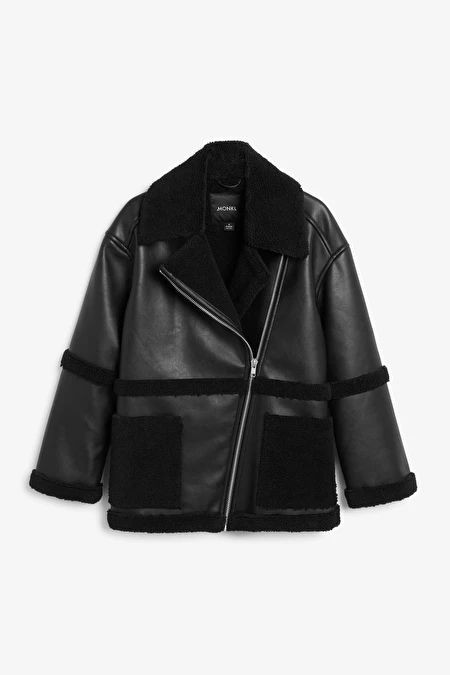 Schwarze Oversize-Pilotenjacke aus Lederimitat | Monki (DE)