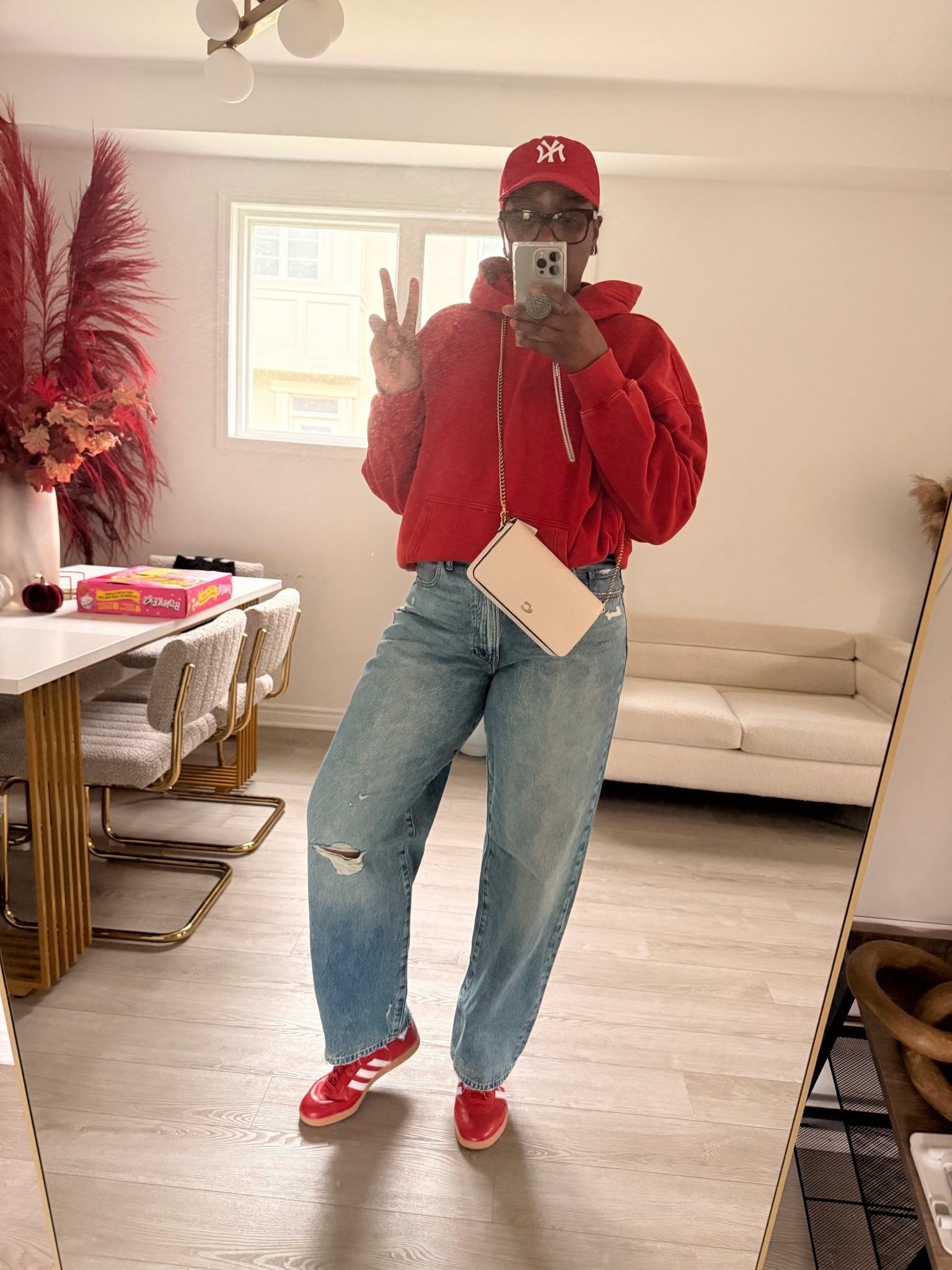 Casual red-day outfit❤️
Hoodie from Hollister. 
👟Sneakers from Champs 