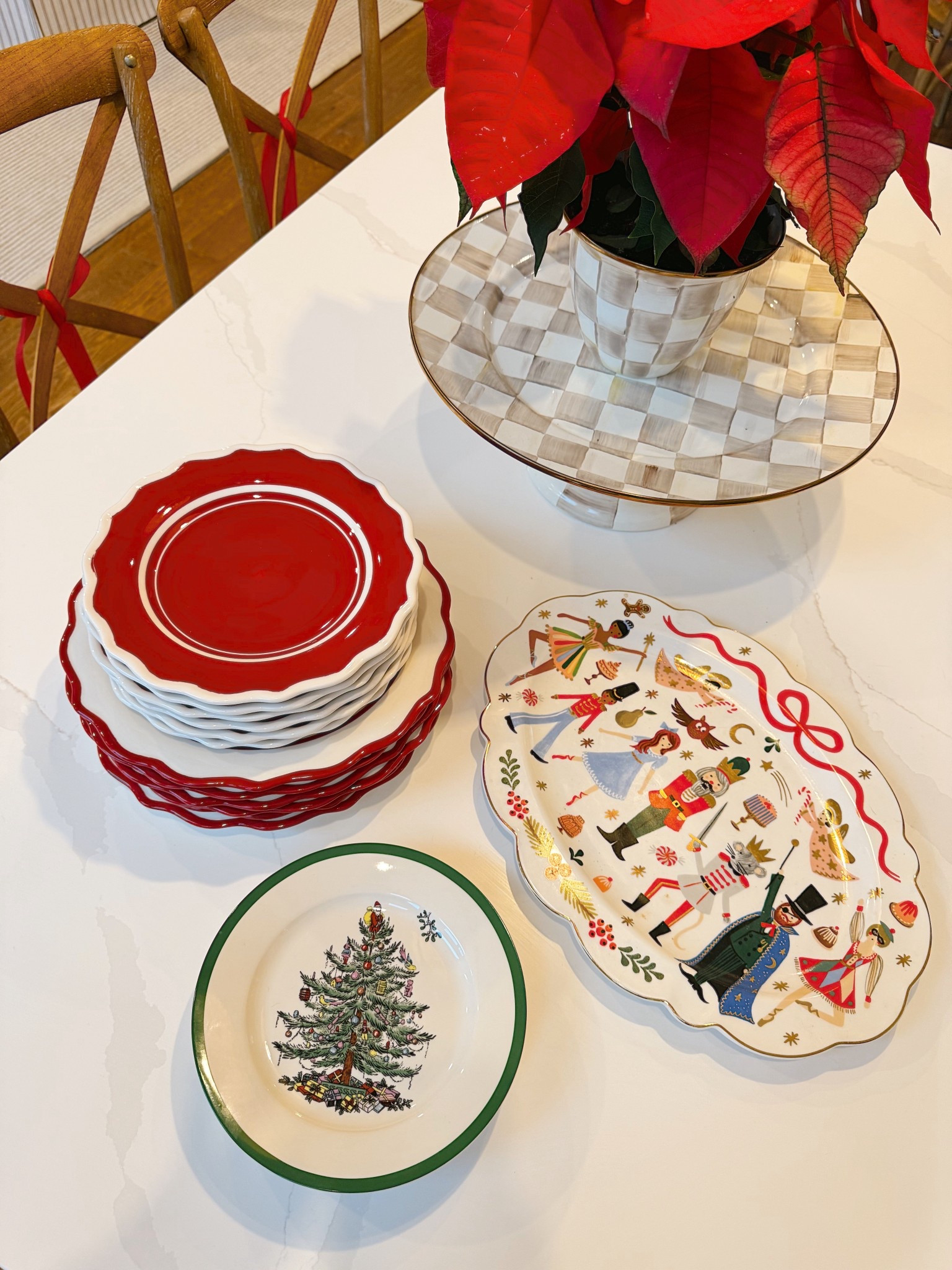 Getting out a few of my holiday plates from last year and also picked up these adorable red plates from Walmart! Always love mixing high and low! ❤️