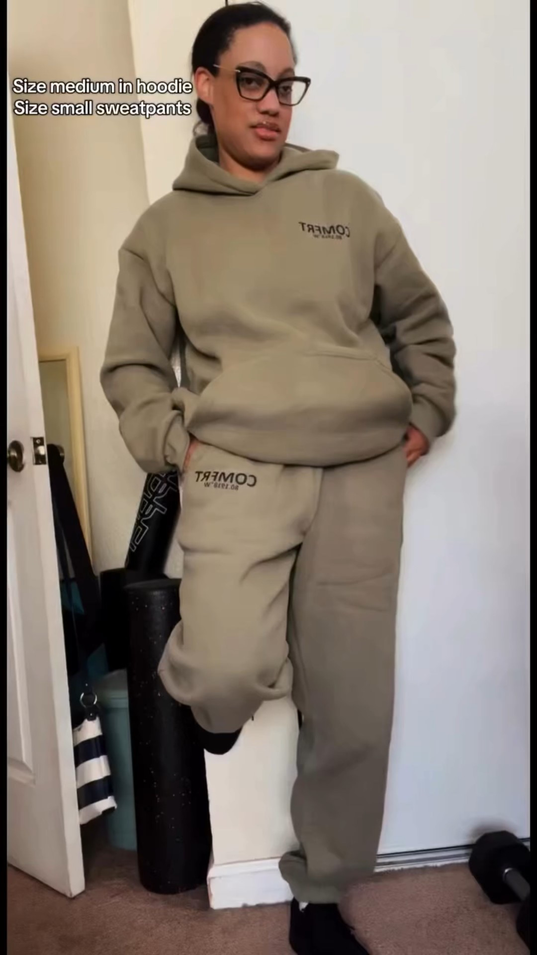 Love my coordinate set in the color moss it’s so buttery soft. 

My reference 5’6
Size medium hoodie
Size small sweatpants 

@comfrt 

My support link in bio code STARLYN save at checkout 🫶🏽❤️☁️🧸

#comfrt #content #comfrtclothing #explorepage✨ #hoodie #sweatpants #moss

#LTKActive #LTKSaleAlert #LTKStyleTip