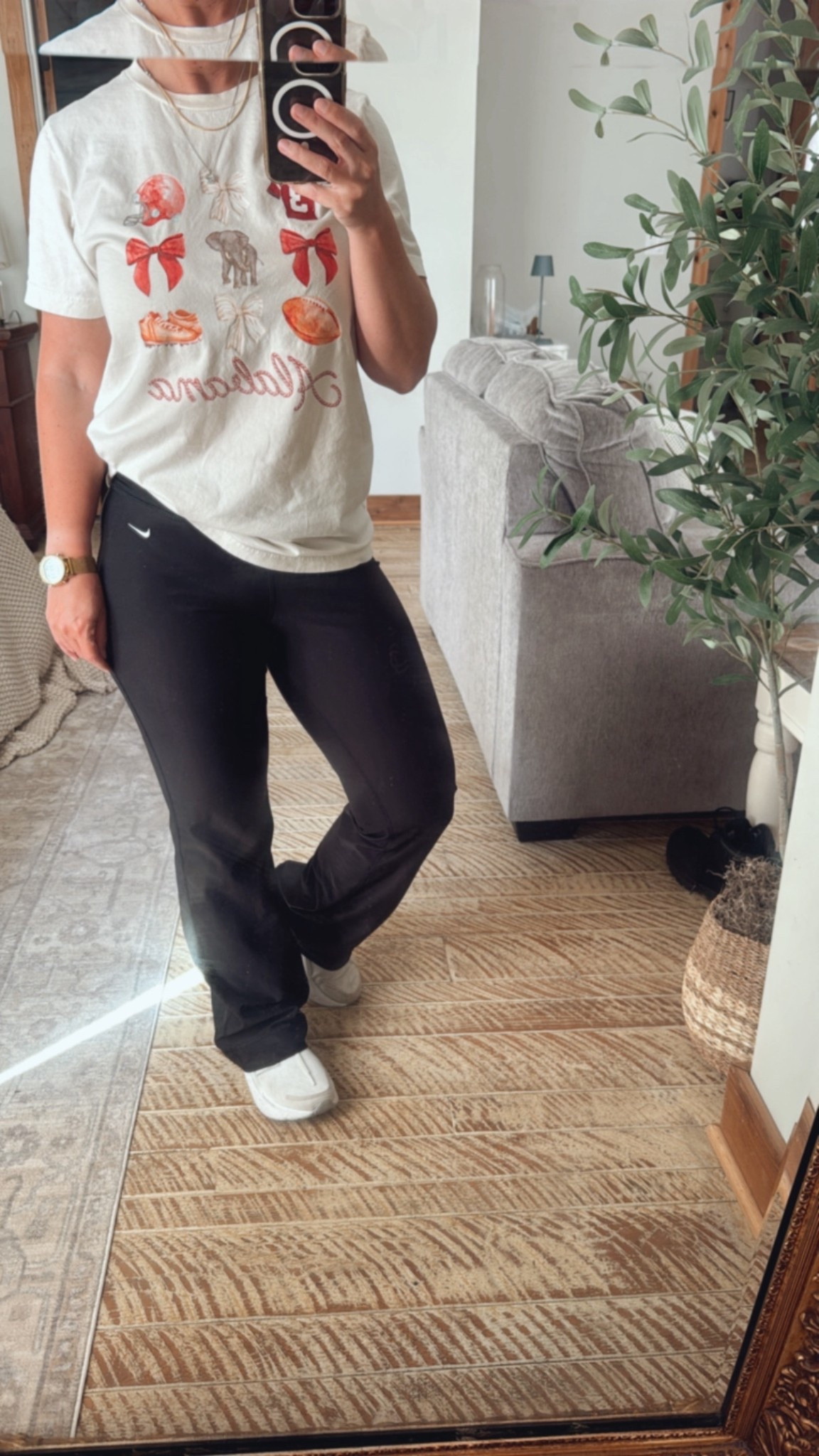 Football Saturday 🏈 

#rolltide
#alabama tee
#etsy 

#LTKOver40 #LTKSeasonal #LTKFindsUnder50