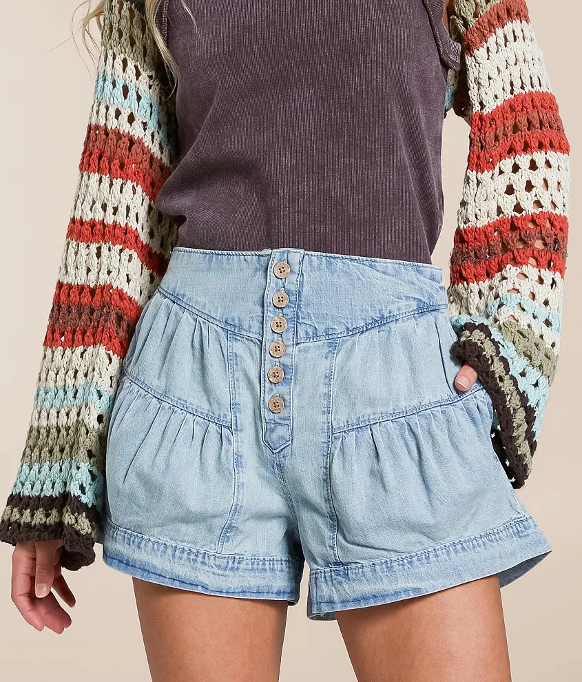 Fleur Pleated Denim Short | Buckle
