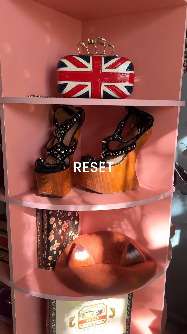 Last day to use my promo code “10AUTUMNSHOE” for 10% off!

✨After researching tons of options, I found this one to be the best on the market. It features larger shoe compartments, a sturdy square base, secure screws, and is made of refurbished wood. I reached out to the company directly and they kindly sent it to me for free in exchange for my honest review. I have a lot of ...stuff lol so I'm obsessed with it. It doesn't take up a lot of square space in my small home and I was able to fit a ton on it. There's 28 compartments, and you can fit 2 shoe pairs in it or 2 shoe boxes - 56 shoes. Plus there's storage on the top.

Now I just need like 20 more shelves for all of my things around my house that I don't know where to put 🫠


#RoomMakeover #ShoeShelf #organization #rotatingshoeshelf #amazonfinds #smallhomedecor #apartmenttherapy #decor #dopaminedecor #fashion #fashionista #bookstagram #maximalism

#LTKShoeCrush #LTKHome #LTKSaleAlert