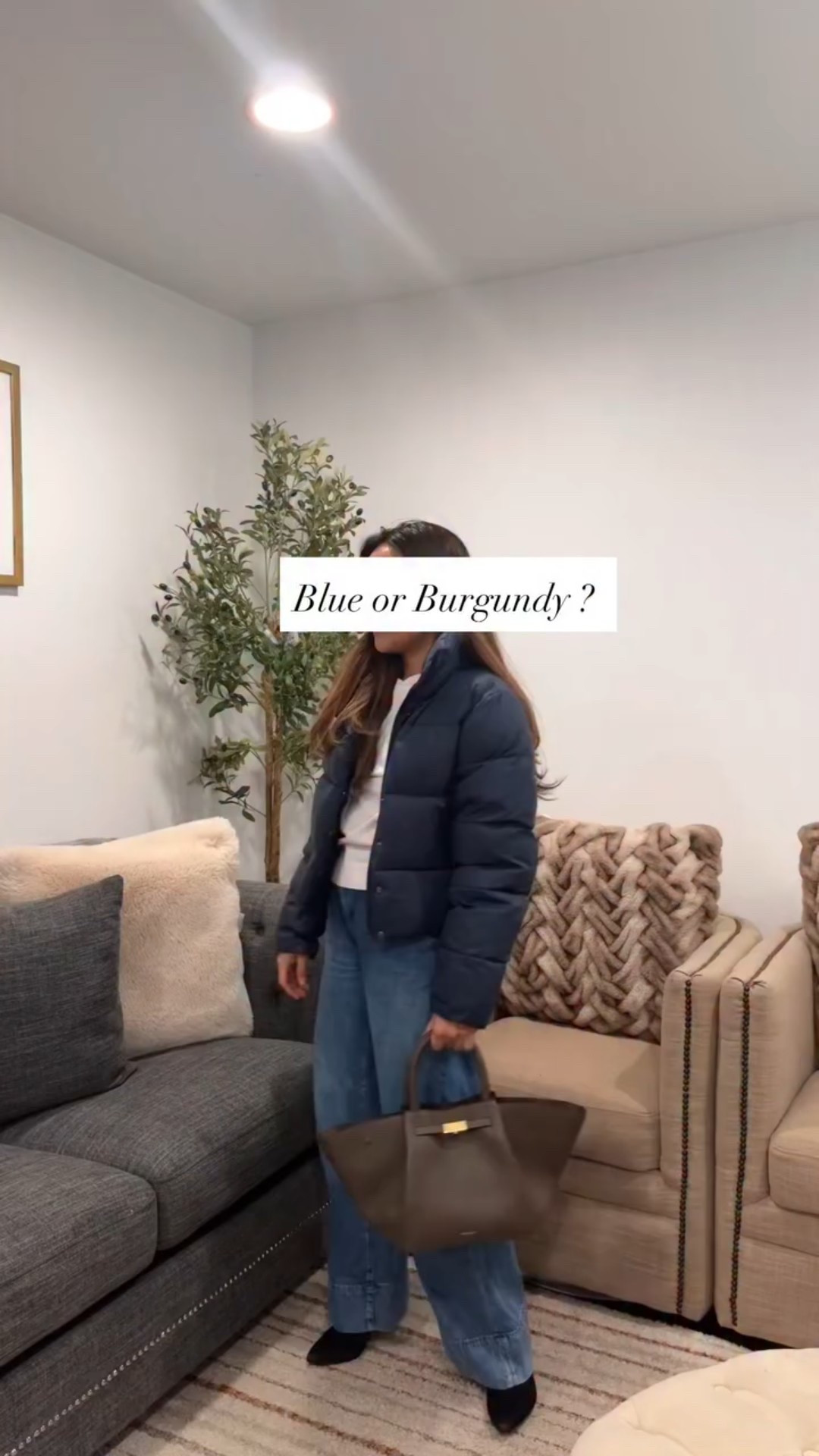 Team blue or Team burgundy @alo 
✨
✨
✨
#alo #aloyoga #alowear #pufferjacket