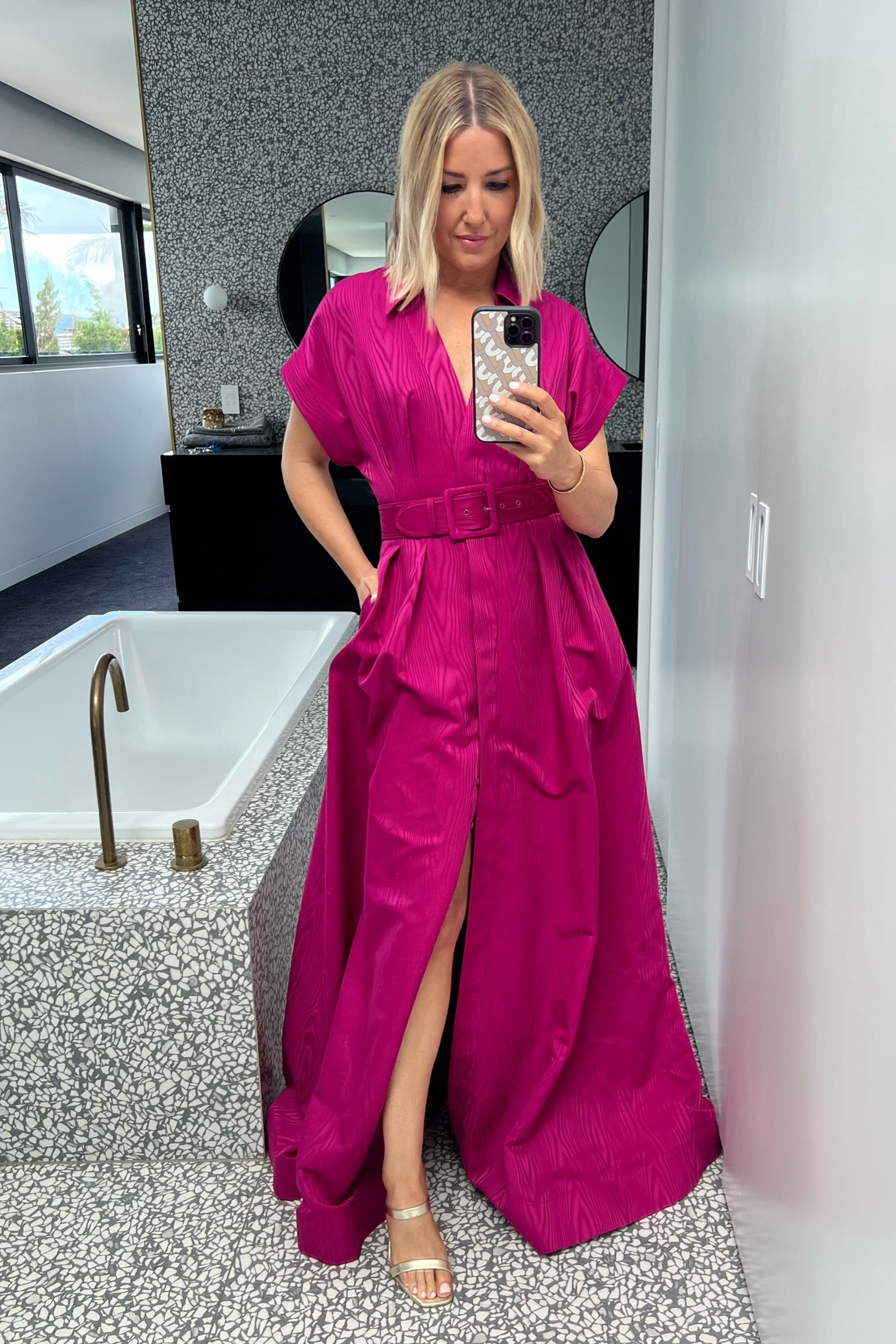 Could fuchsia be the new colour of Christmas? 🌟

Wearing size 8

#LTKstyletip #LTKparties #LTKaustralia