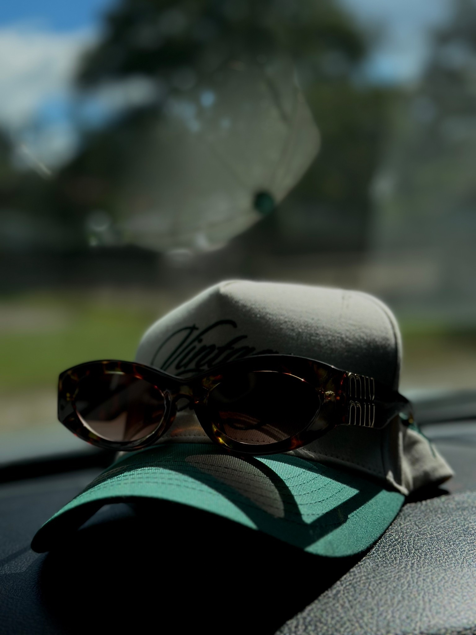 Sunglasses & Cap 

#LTKStyleTip #LTKU #LTKFindsUnder100