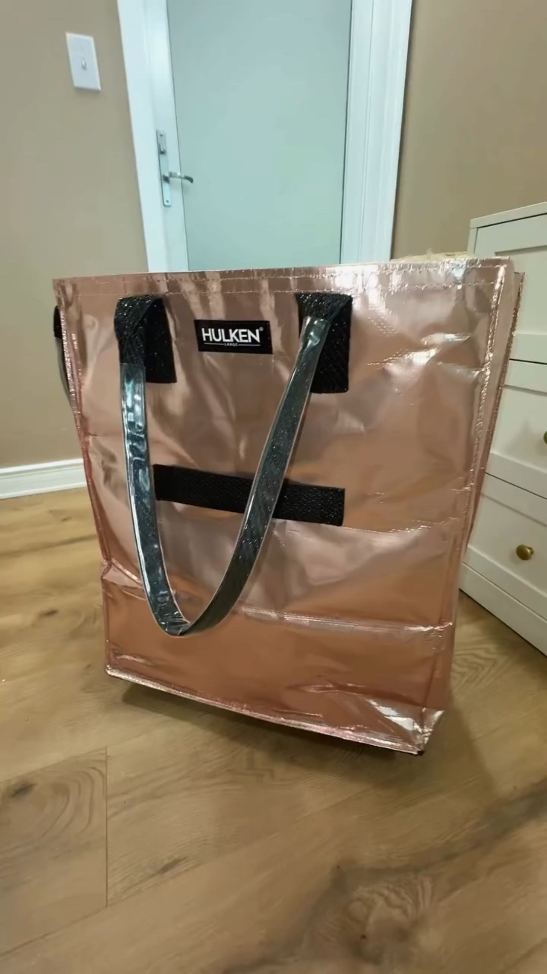 By far one of my BEST purchases to date... but I would buy her 100x over again full price. lowkey want to grab a smaller size to just have! this is the LARGE rose gold! #hulkenbag #mua #licensedesthetician #bridalmua #makeupartist #travelbag #foryou @hulkenbag #bestinvestment #makeupartist