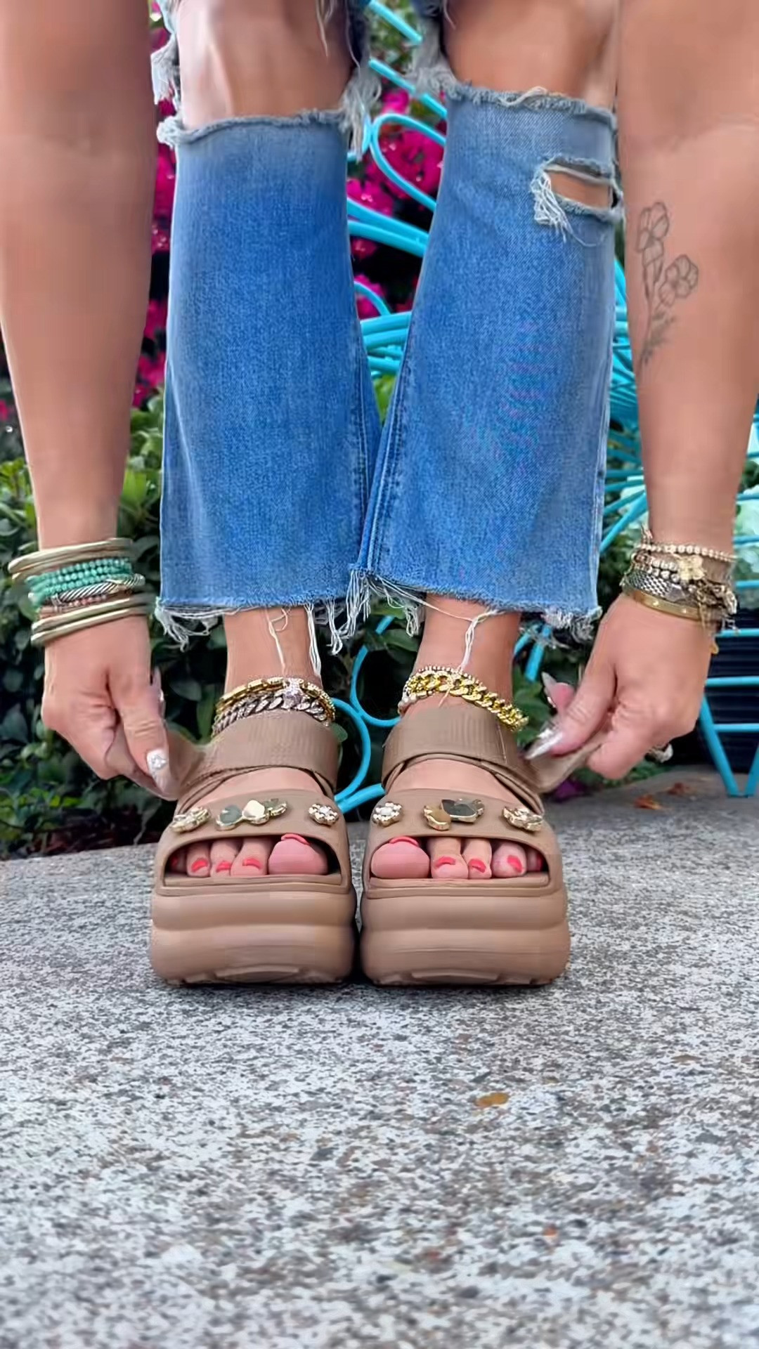 Crocs SoHo platform sandals for the girlies who like a little height and a lot of comfort! #crocs #crocssohosandals #platformsandals #crocssandals #ad @Crocs   

 #LTKootd #LTKWorkwear #LTKTravel