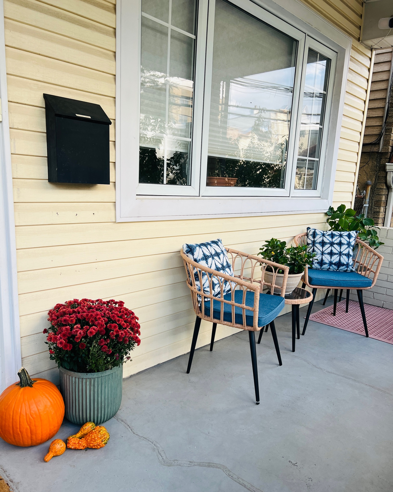 Fall porch activated 🍁🎉


#LTKhome #LTKSeasonal
