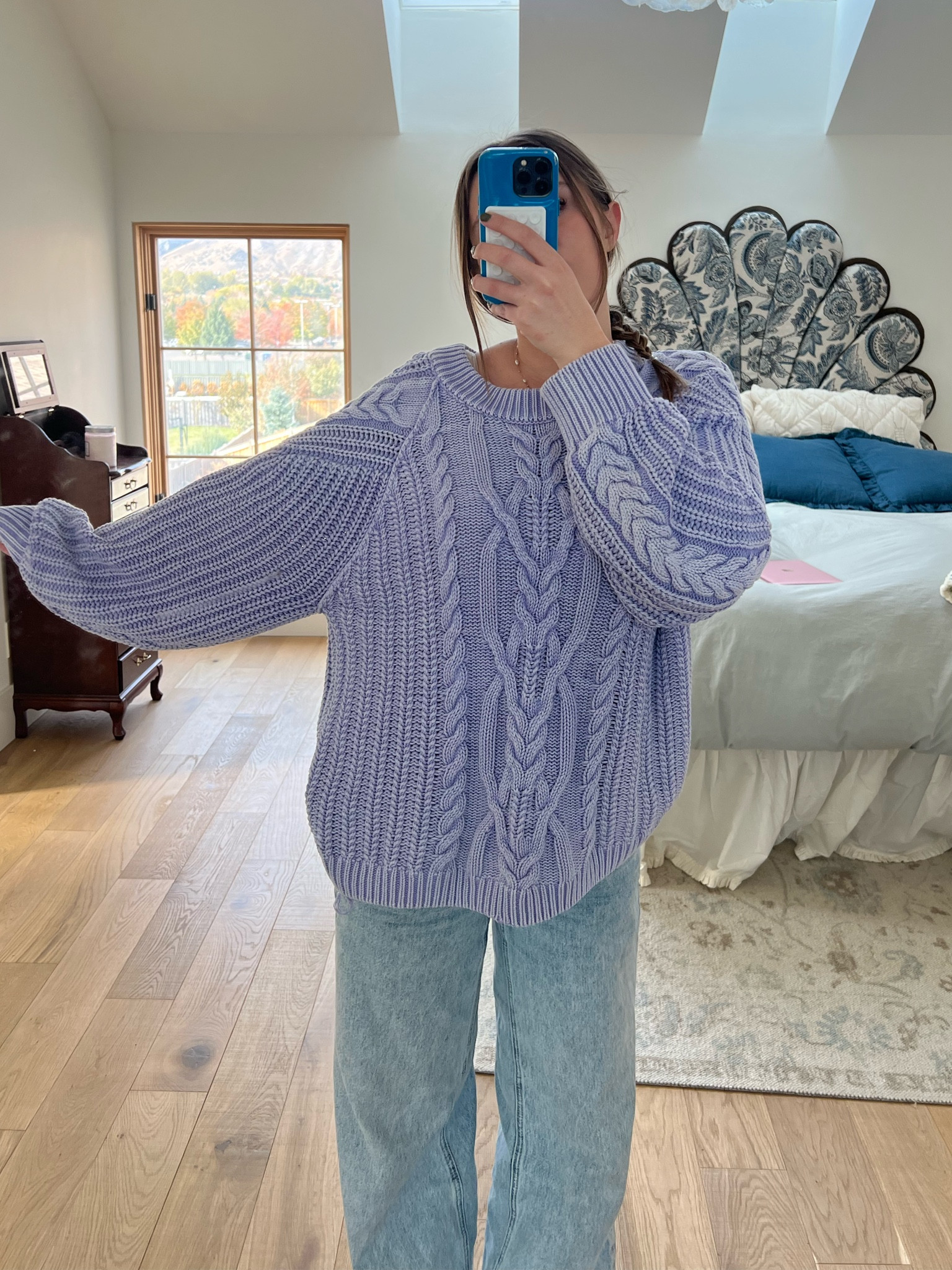 Obsessed with this cute sweater! I’m wearing a medium :)