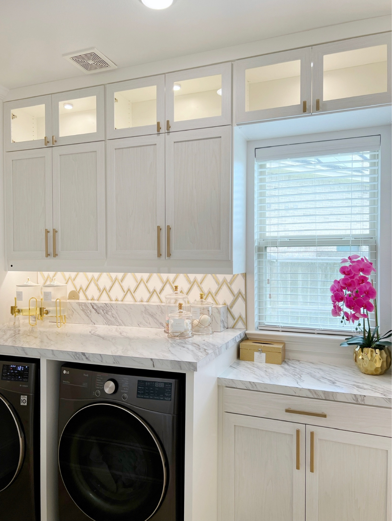 Laundry Room Design & Inspo! Shop items on sale! #homedecor #homeorganization #labordaysales #laundryroom

#LTKFind #LTKsalealert #LTKhome