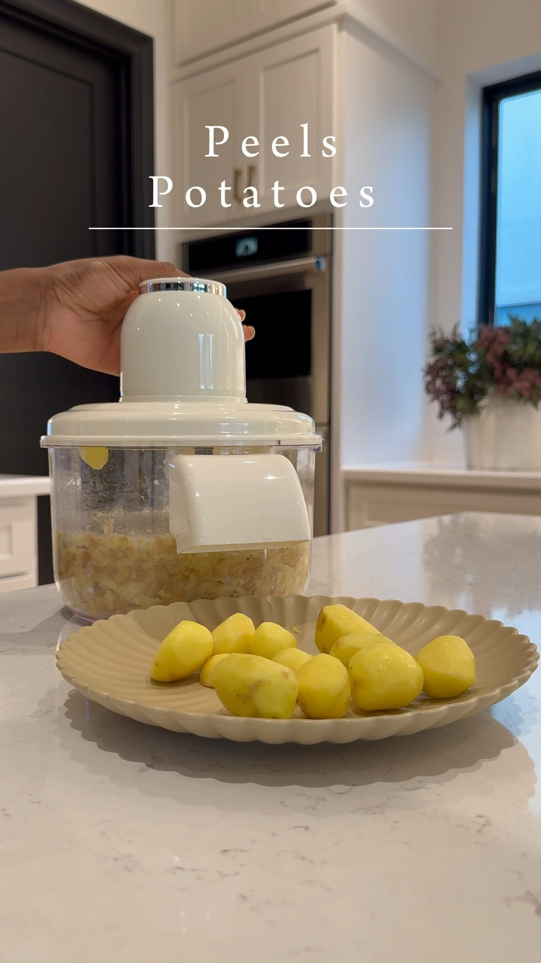 ✨ Say goodbye to time-consuming prep! This rechargeable peeler peels fruits and veggies in seconds, making cooking easier, faster, and way more enjoyable. 😃

I’ve linked the exact product, just click to shop!

#LTKSaleAlert #LTKHome