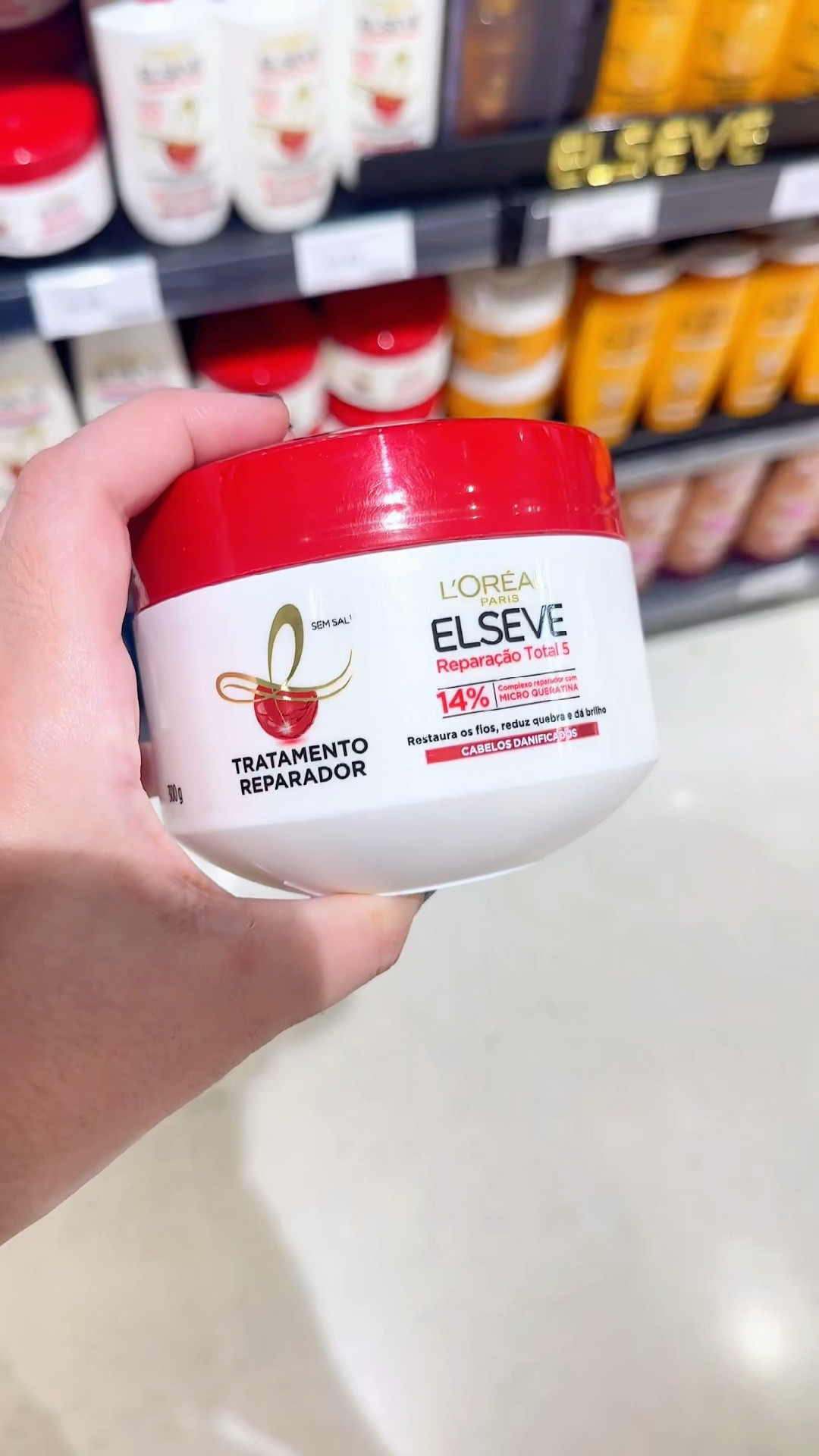 Máscaras de reconstrução baratinhas para quando você precisa de um tratamento extra pros fios mas está sem grana pra investir!

#dicasdecabelo #cuidadoscomocabelo 

#LTKbrasil