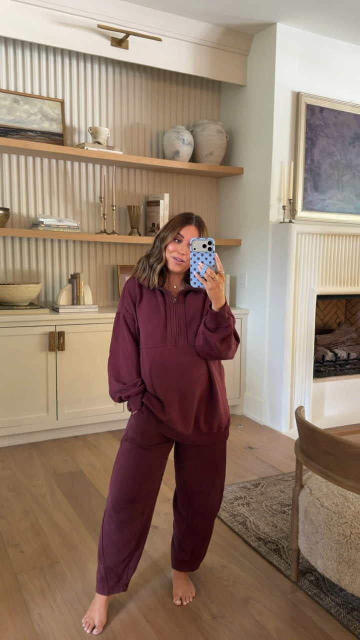 Sharing my recent Aerie order I just got in- almost all on sale for 30% off! I ordered several sets and comfy staples to have for postpartum days. But also all great for comfy travel outfits, school pickup, lounging this fall/winter, etc! I’m wearing a size xs + xs short in this set here- color is ‘royal berry’

#LTKBump #LTKPetite #LTKSaleAlert