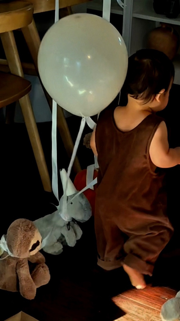 No one talks about how emotional it is to wake up to a toddler, not a baby. 

This year has gone by in the blink of an eye. 

Listen when they say enjoy every little moment. It truly will be gone before you know it. 

I’m not crying, you’re crying 🥹

Comment “shop” for links to everything I used for the morning of his first birthday 🤎🧸

-

Morning of first birthday #firstbirthday #1stbirthday #birthdaytraditions #firstbirthdayideas #babybirthdayideas