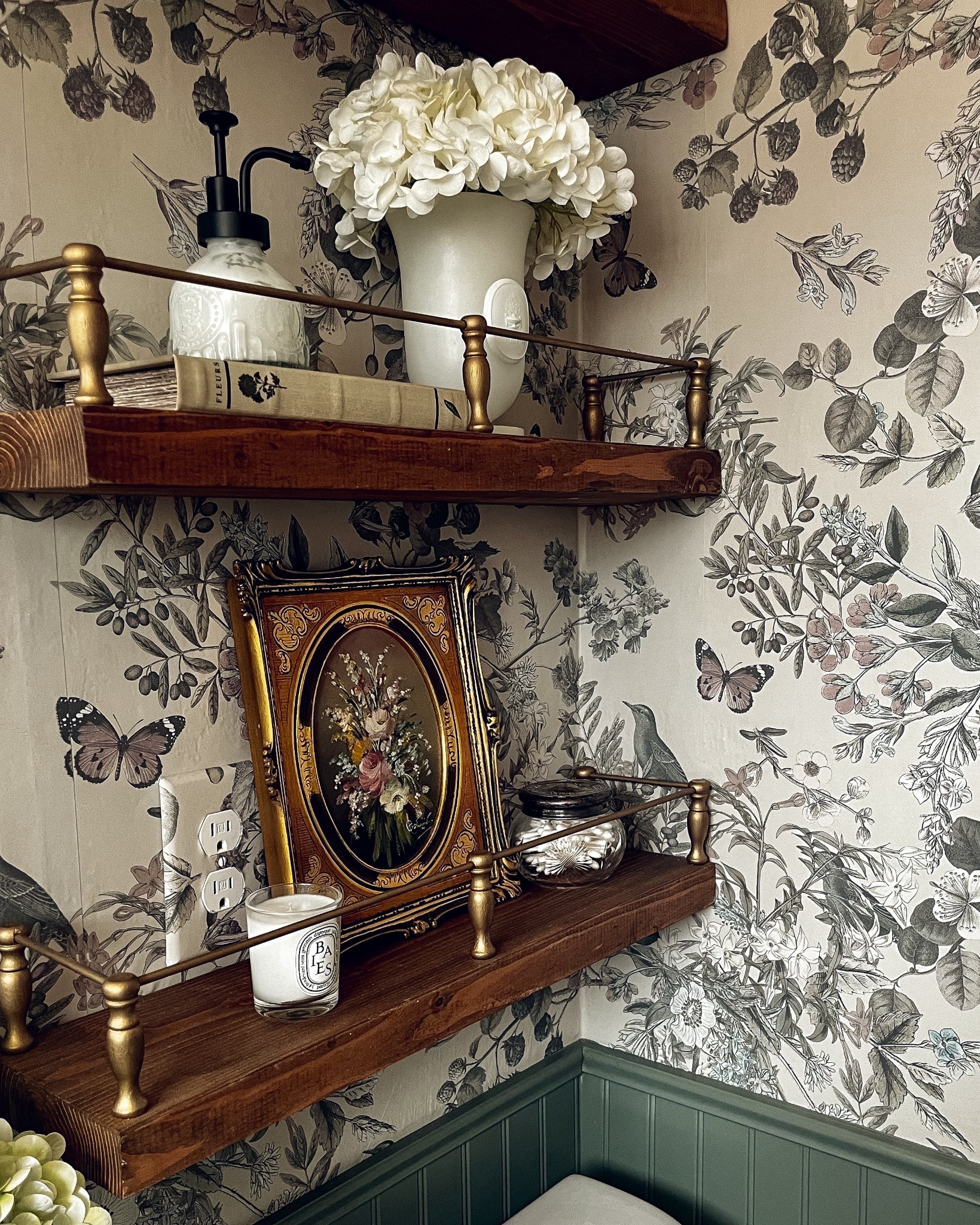 Faux brass shelf rail supplies 

#LTKStyleTip #LTKHome