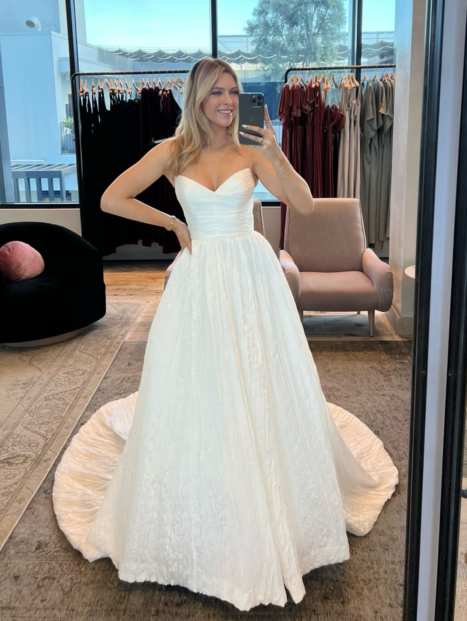 Simple bridal gown inspiration #classicweddingdress #bridalfashioninspiration #modernbride