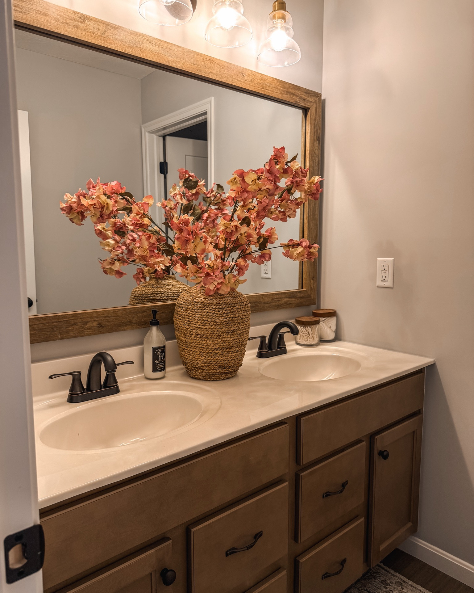 These faux bougainvilleas gave our daughter’s/guest bathroom the perfect brightness to the space for summer!

Summer Finds | Summer Styling | Bathroom Styling | Counter Styling | Vase Styling

#LTKHome #LTKSeasonal