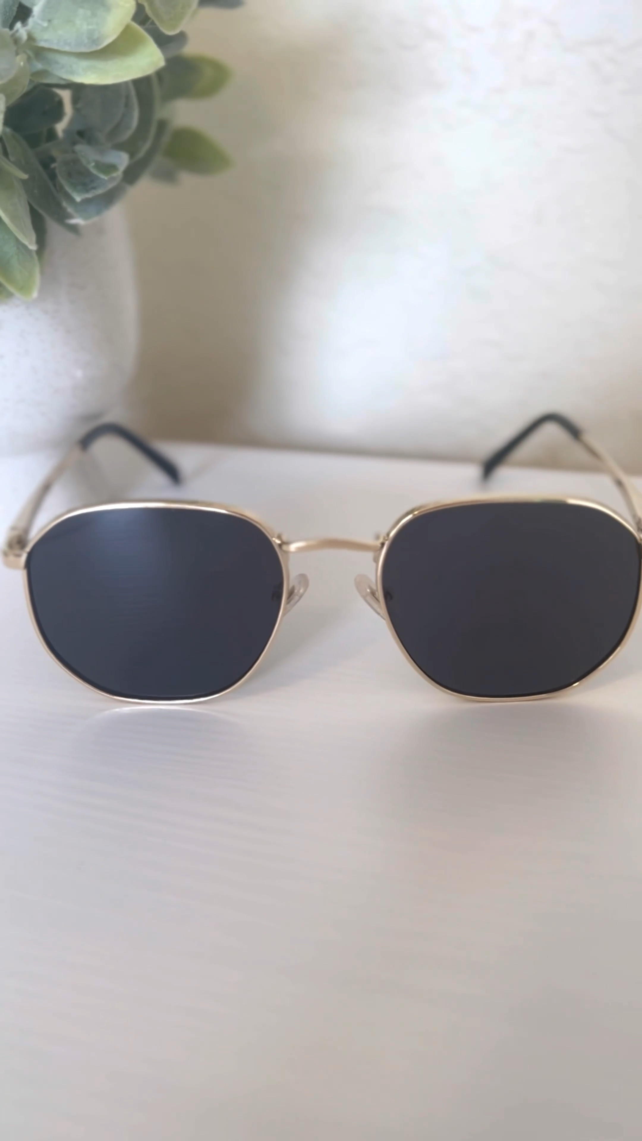 Treat yourself to a cute new pair of sunnies this new year. These rounded square sunglasses by Sojos are sold on Amazon and are really high quality! 

Sunglasses | Classic | Vintage | Rounded square | Casual style | Fashion | Outfits | Accessories 

#founditonamazon #amazonfashion 

#LTKSeasonal #LTKtravel #LTKstyletip