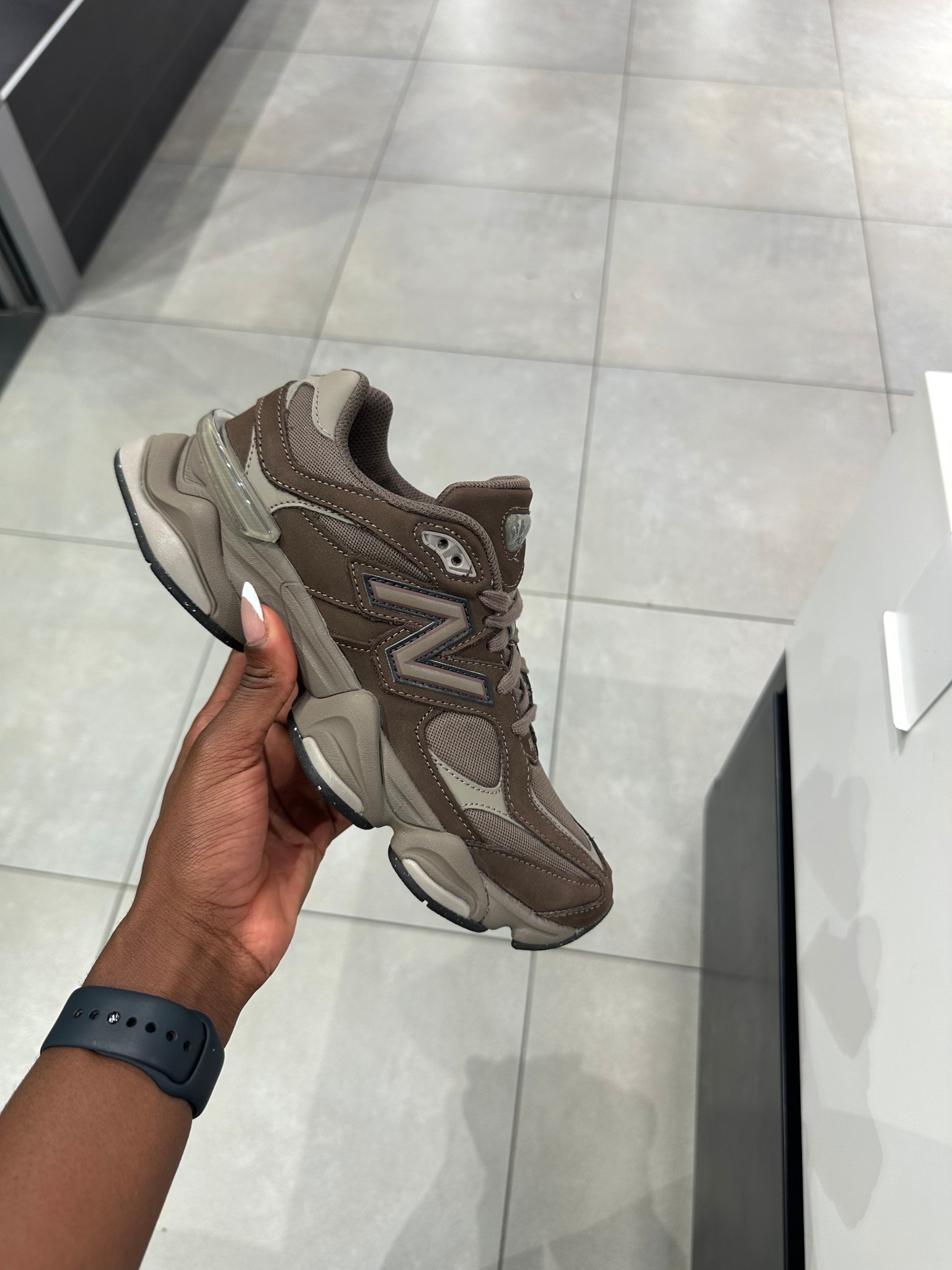 The hardest trainers 🥺🤎🤤

Tags: sequins, corset top , brown blazer , faux cut coat , feathers , sequin skirt , sequin , Christmas , Christmas party outfit , belted coat , belted fur coat , hm , Zara , 

#LTKfestive #LTKwinter #LTKgiftguide