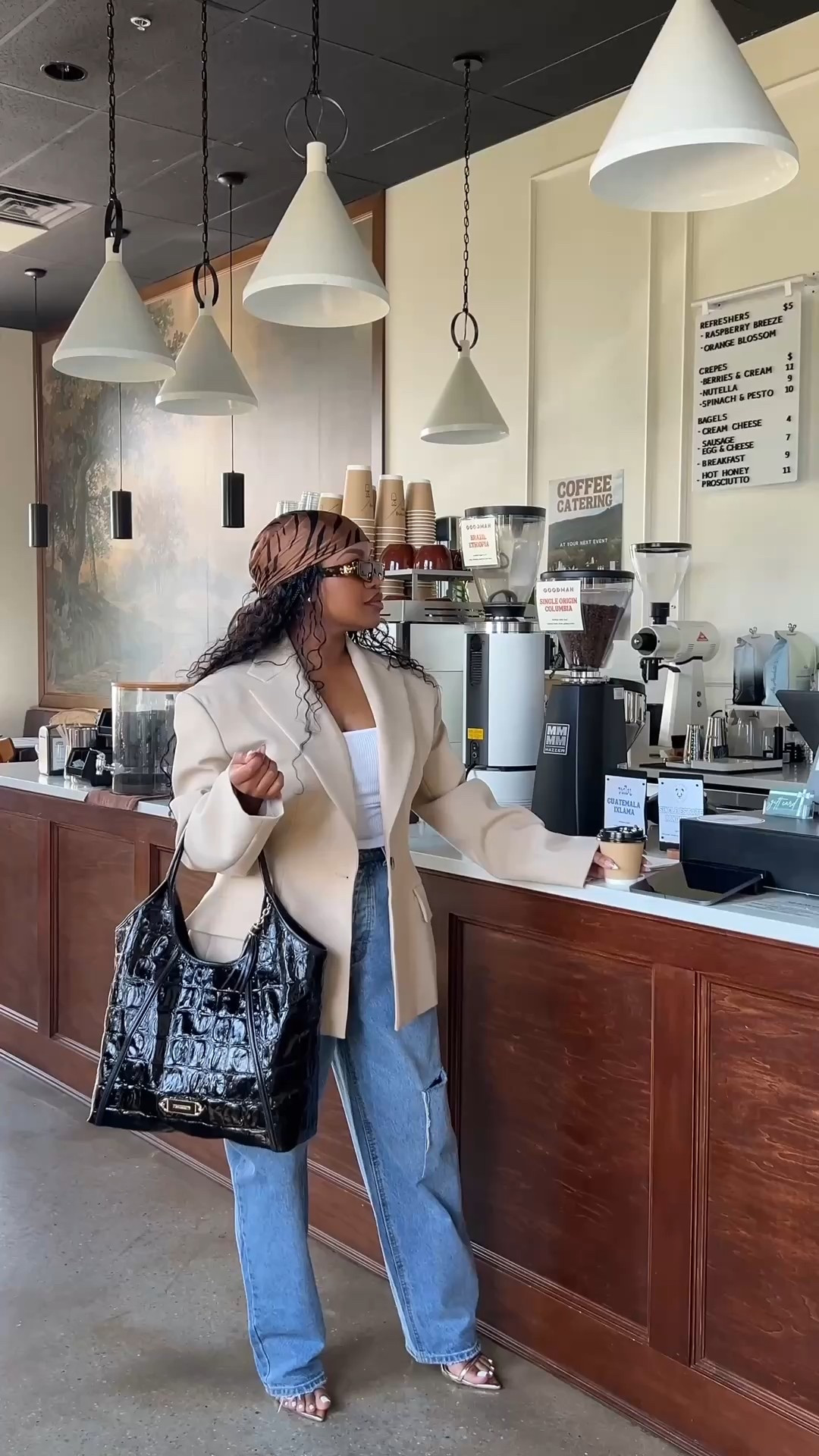 Outfits & handbags that are perfect for transitioning into Fall! 🤩 

#LTKStyleTip #LTKWorkwear #LTKItBag