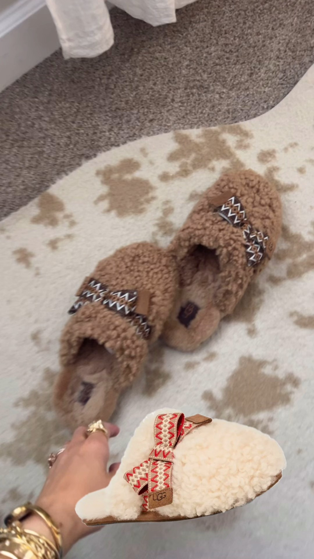 Ugg slippers. Cozy slippers. Gift idea for her. Holiday gift idea 