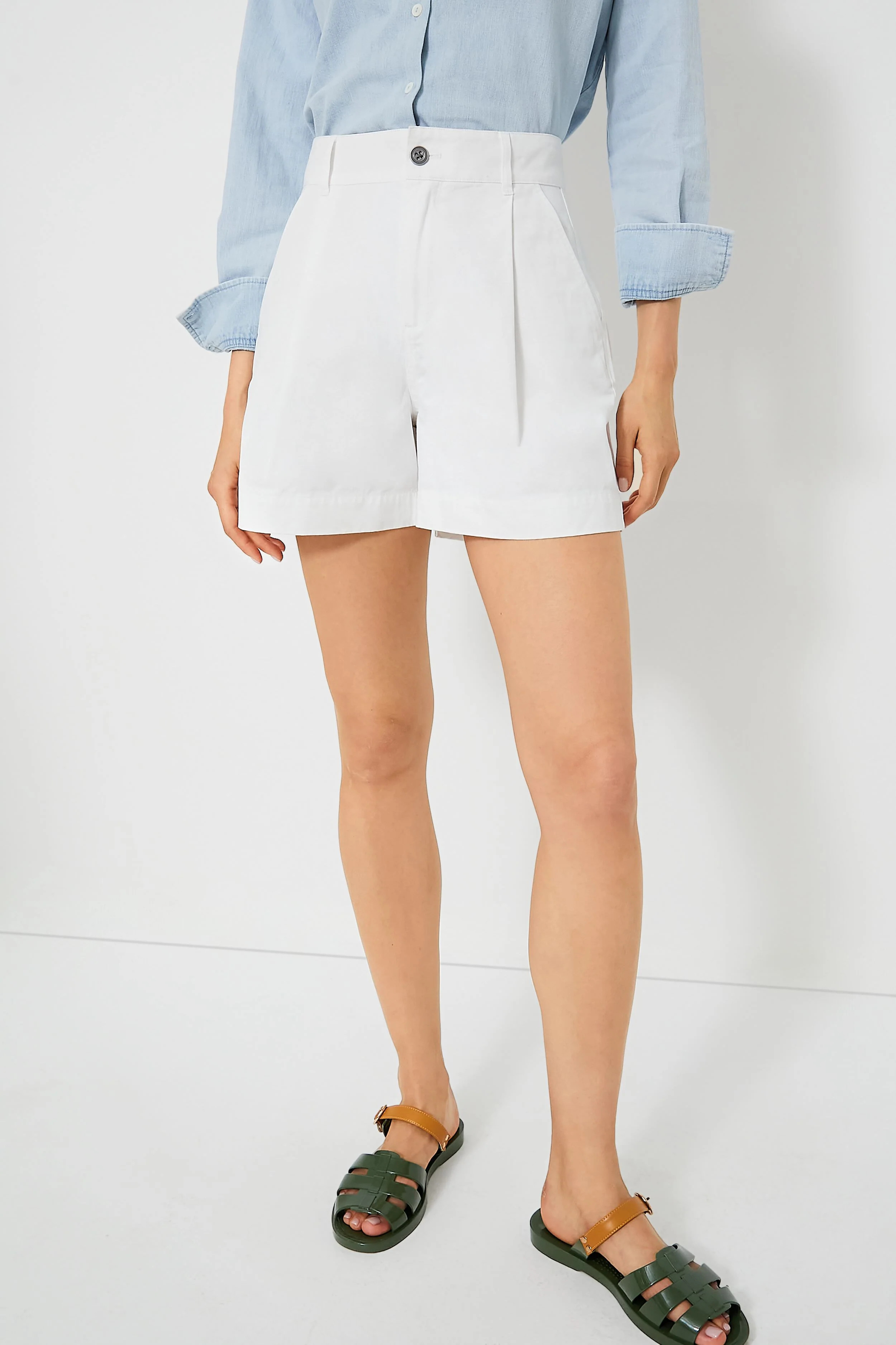 White Chino Wellsley Shorts | Tuckernuck (US)