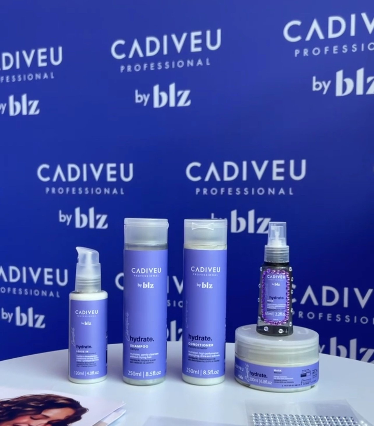 Kit Cadiveu Professional Essentials Hydrate by BLZ Completo oferece uma solução de alta performance para o cuidado dos cabelos. Desde a limpeza suave até a finalização luxuosa, cada produto é cuidadosamente formulado com ativos poderosos para hidratar, desembaraçar e proteger os fios, deixando os cabelos macios, sedosos, alinhados, com movimento e brilho intenso.

#LTKdicadeestilo #LTKbeleza #LTKbrasil