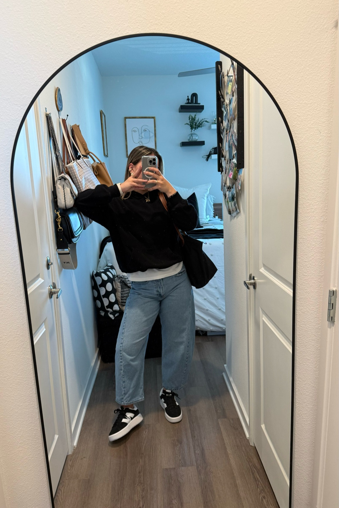 Comfy everyday outfit as a college student 🎧⚡️ 

college student, college life, college outfits, comfy outfit, cute outfit, barrel jeans, hoodie, basic, university student

#LTKFindsUnder100 #LTKStyleTip #LTKSeasonal