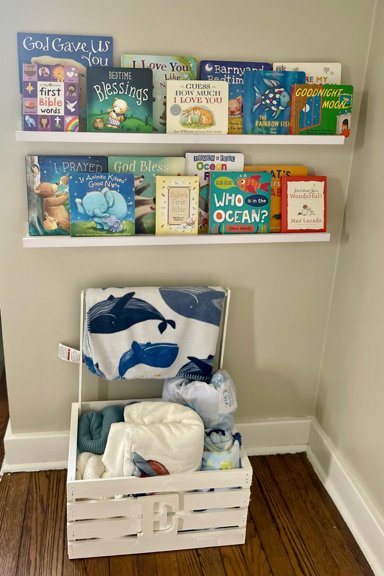 A sneak peek of Emerson’s Nursery 💙

Baby boy nursery, ocean themed nursery, blue nursery, nursery decor ideas, nursery storage and organization, baby blankets, baby books 

#LTKFindsUnder50 #LTKBaby #LTKSaleAlert